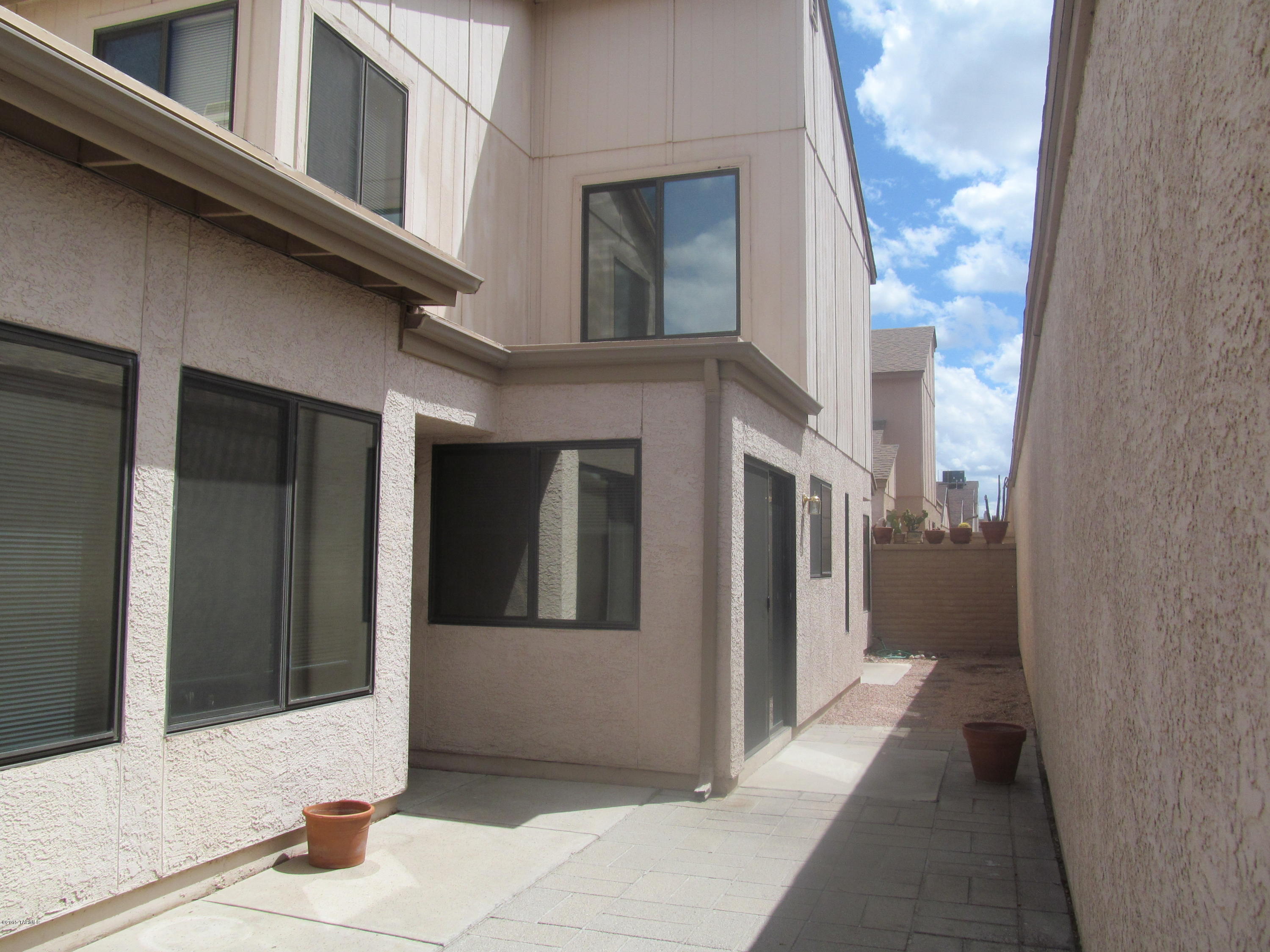 Casitas De Palo Santo (1-225) - Residential Lease