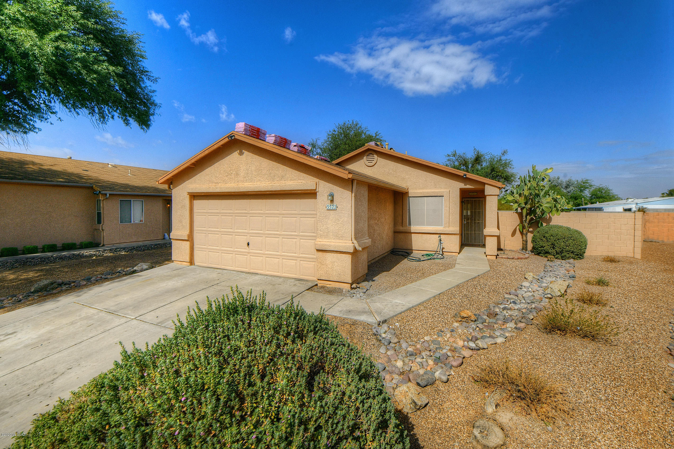 Come see this beautiful home in a great location.  Close to the Freeway, shopping and NW Hospital.  Features dual cooling, ceiling fans and all popcorn has been taken off ceilings.  Open floor plan with beautiful Saltillo tile, large yard on a cul-de-sac, completely landscaped, covered patio with mountain view, close to the park and basketball court.  This home has been very well maintained, pride of ownership throughout! Brand New Roof!!