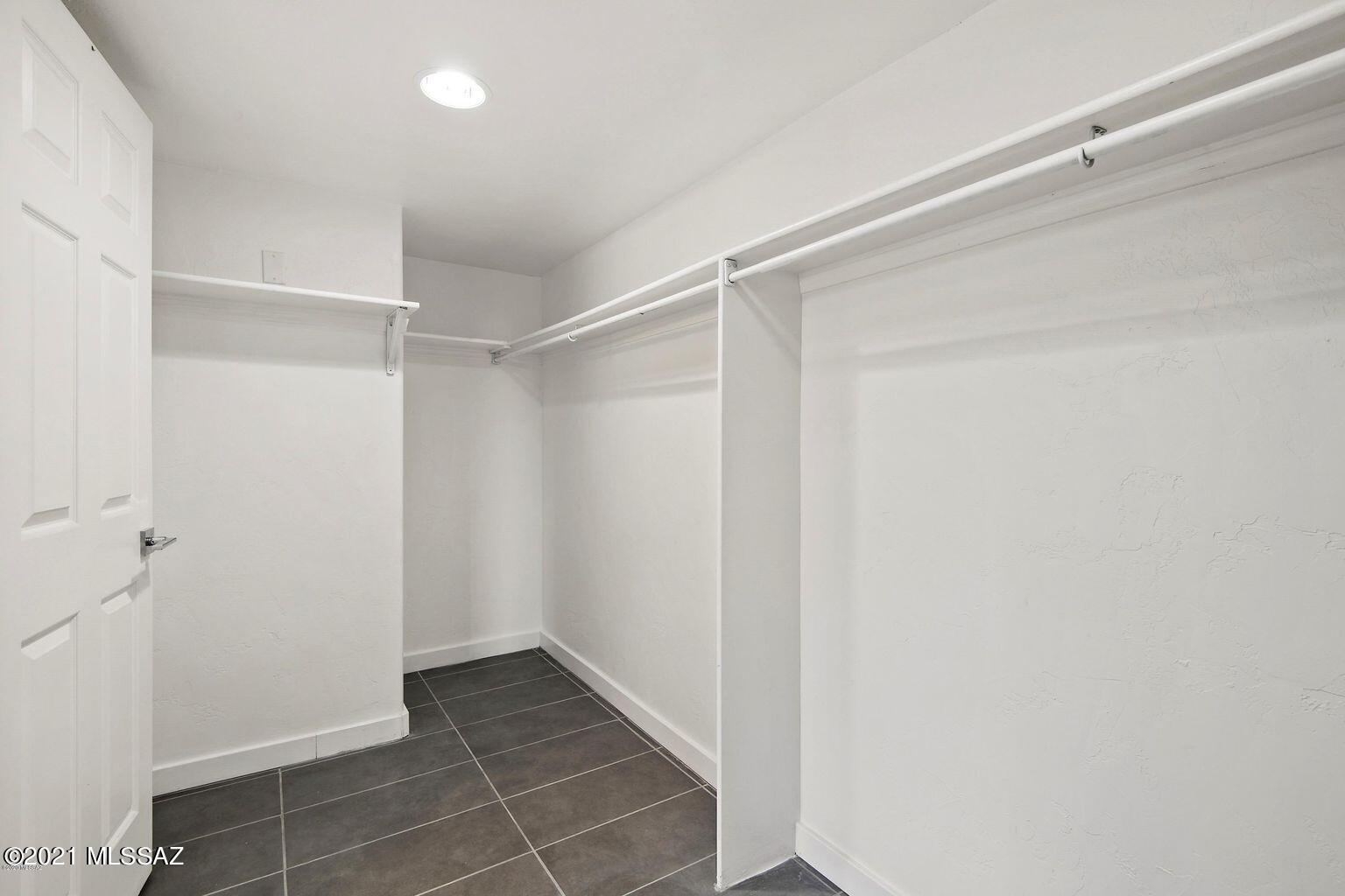 Las Alturas (1-167) - Residential