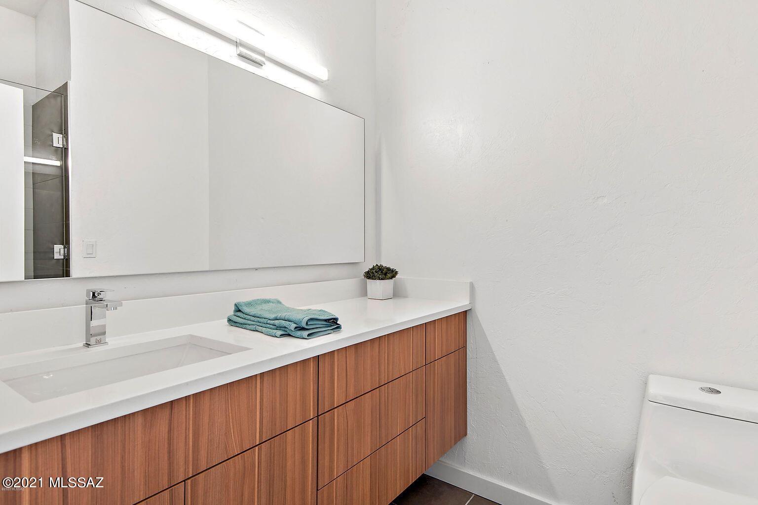 Las Alturas (1-167) - Residential
