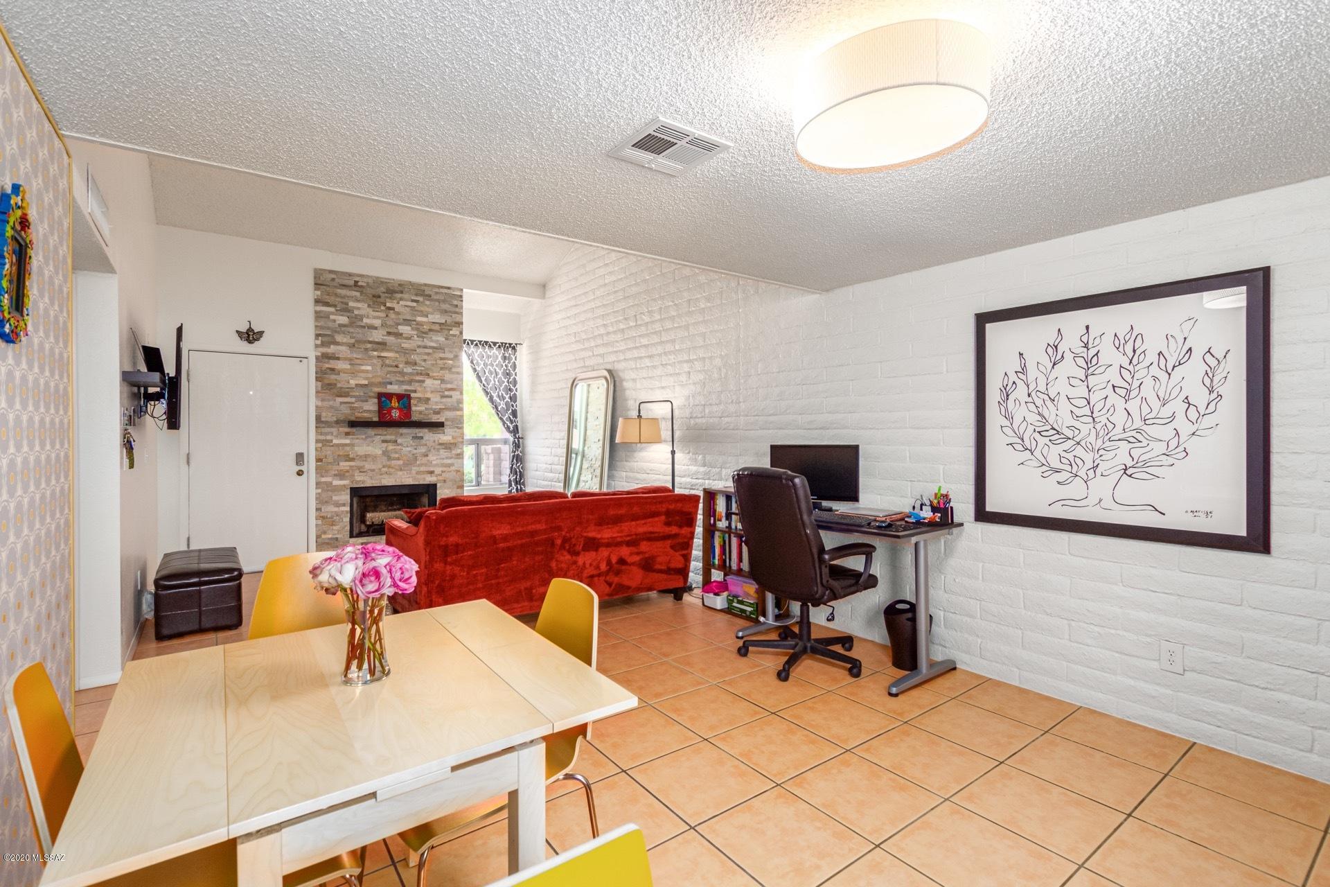 McCormick PlaceTwnhms Blk III (1-71) - Residential