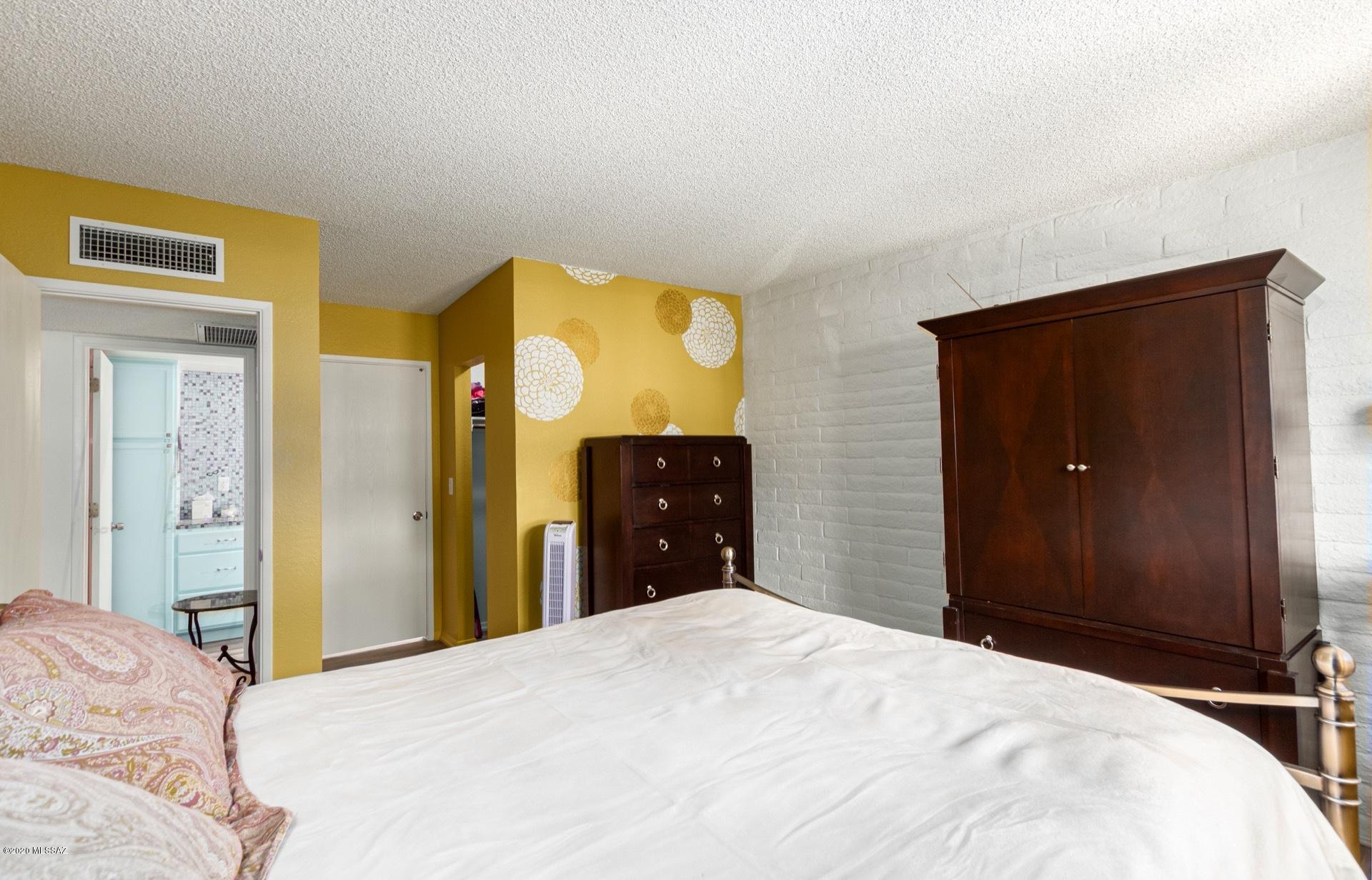 McCormick PlaceTwnhms Blk III (1-71) - Residential