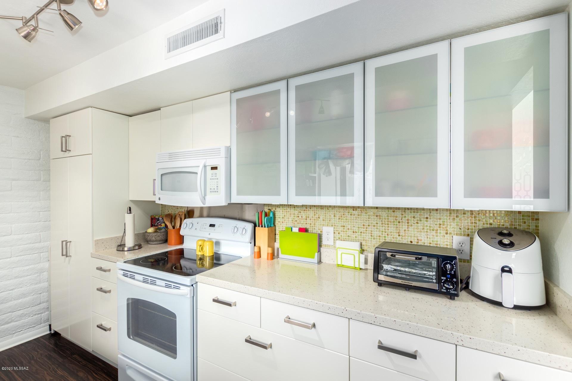 McCormick PlaceTwnhms Blk III (1-71) - Residential