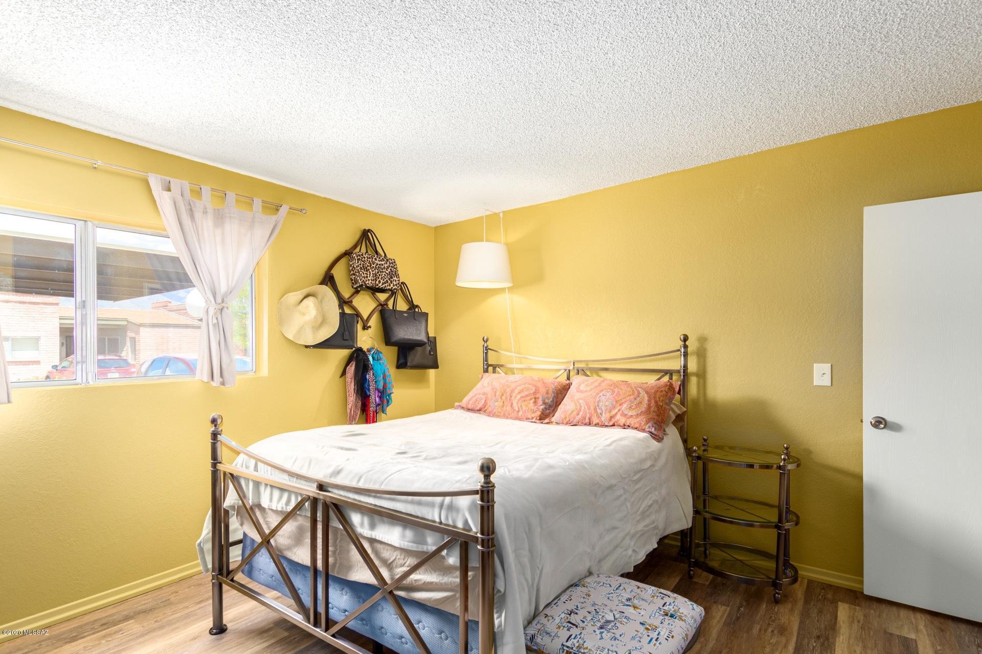 McCormick PlaceTwnhms Blk III (1-71) - Residential