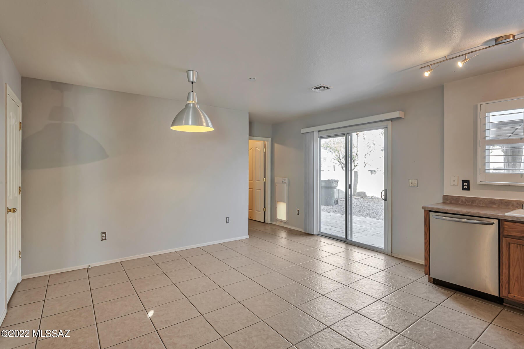 Tierra Del Paraiso(1-133) - Residential Lease