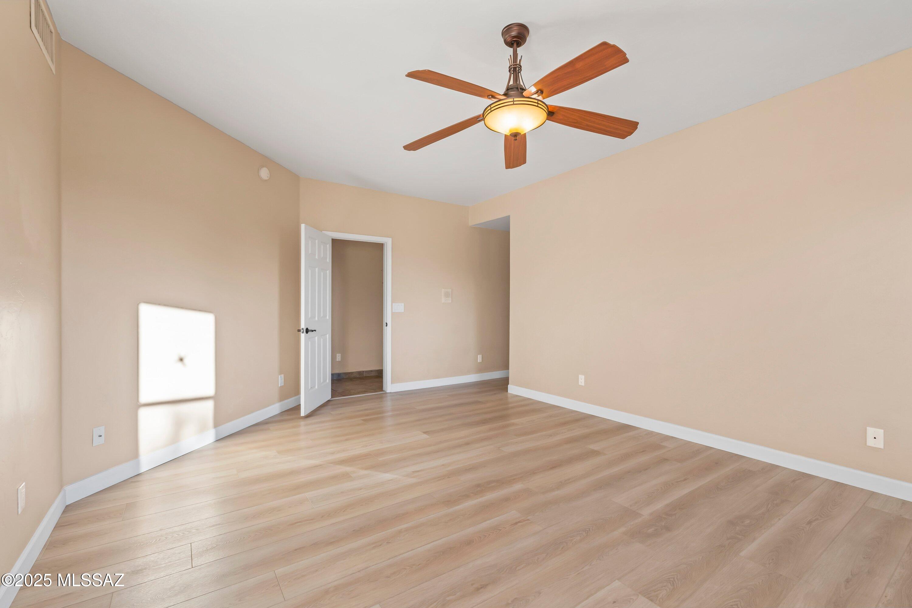 La Cholla Airpark - Residential