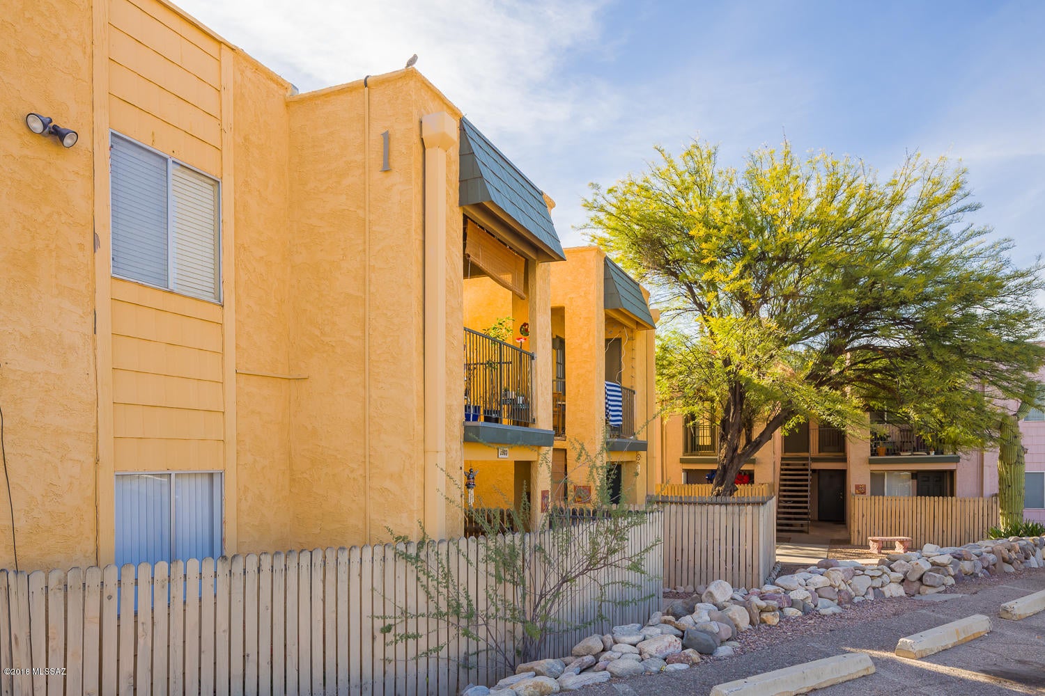 Stunning Granite One Bed/One Bath Condo Nestled in the Catalina Mountains. 

Tiled Floor Throughout, Granite Kitchen, Storage, Balcony Over Looking Lush Mature Desert Landscape Grounds and Lagoon Style Pool. 

Equal Housing Opportunity.  Fort Lowell Realty & Property Management.