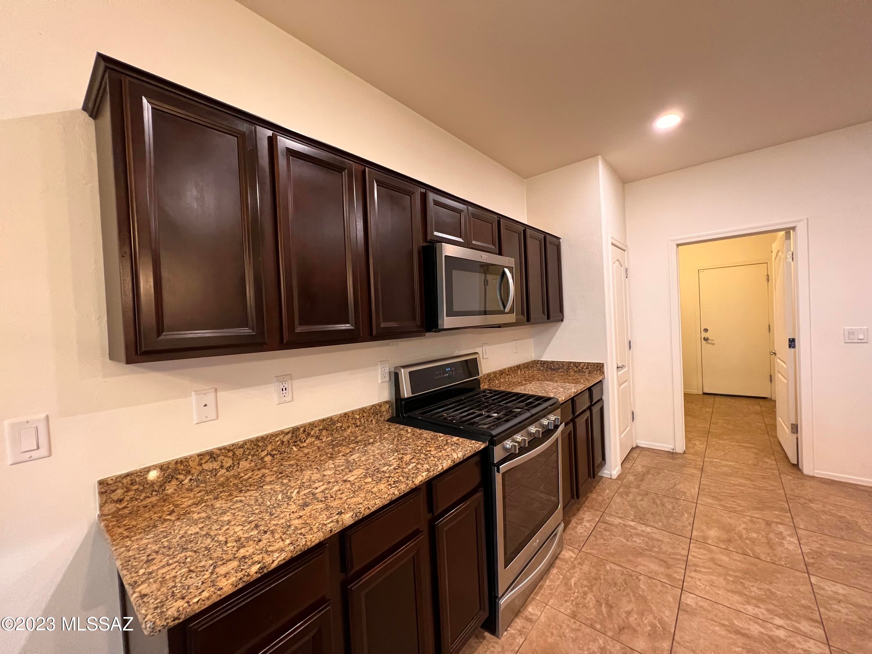 Oakmore At Midvale (1-65) - Residential Lease