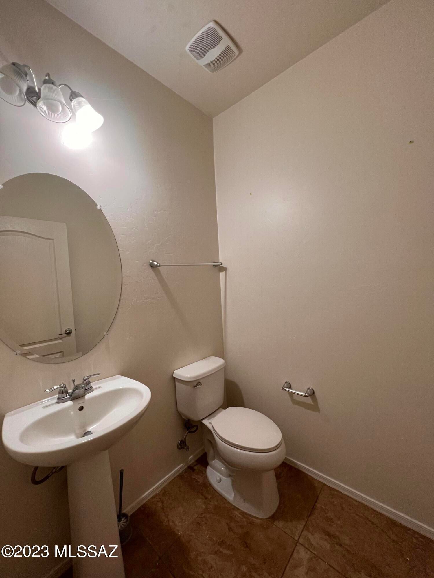 Oakmore At Midvale (1-65) - Residential Lease