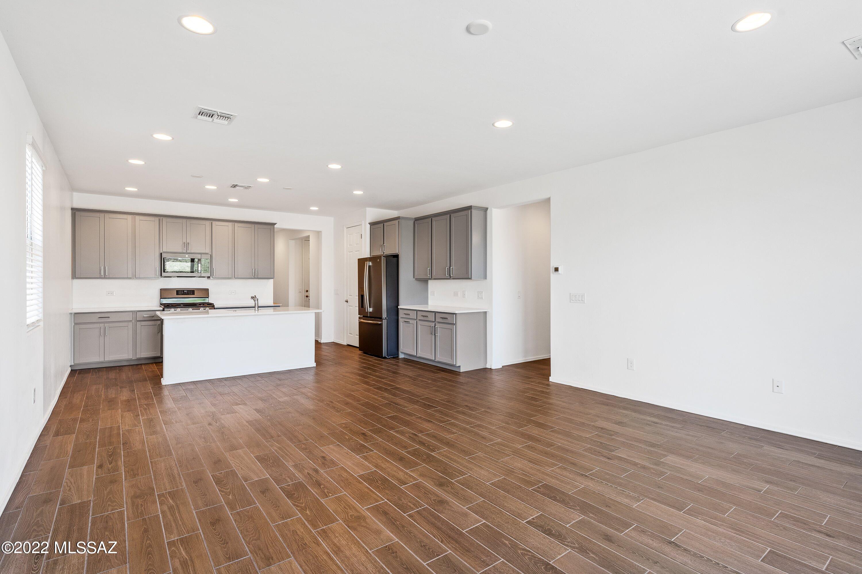 Gladden Farms Blocks 35 & 39 - Residential Lease