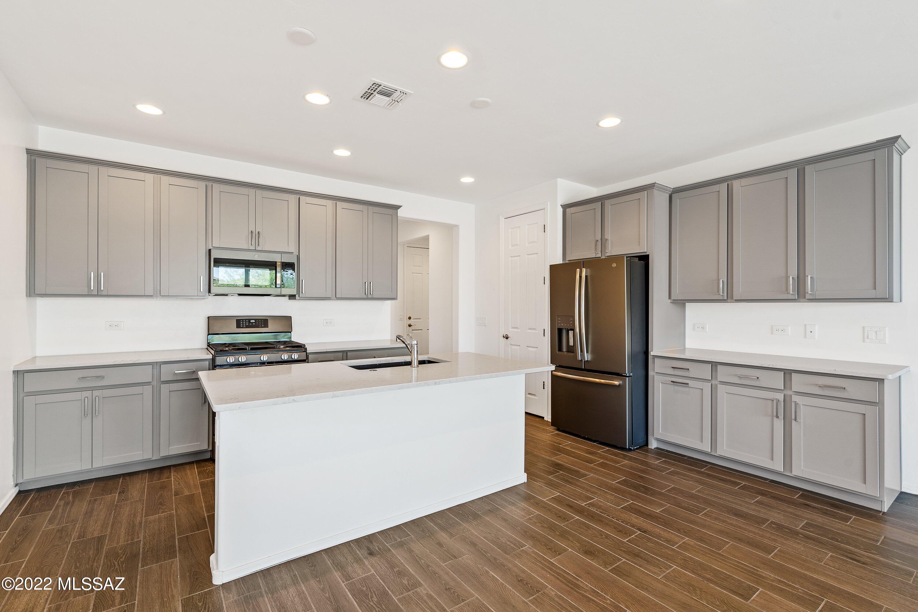 Gladden Farms Blocks 35 & 39 - Residential Lease