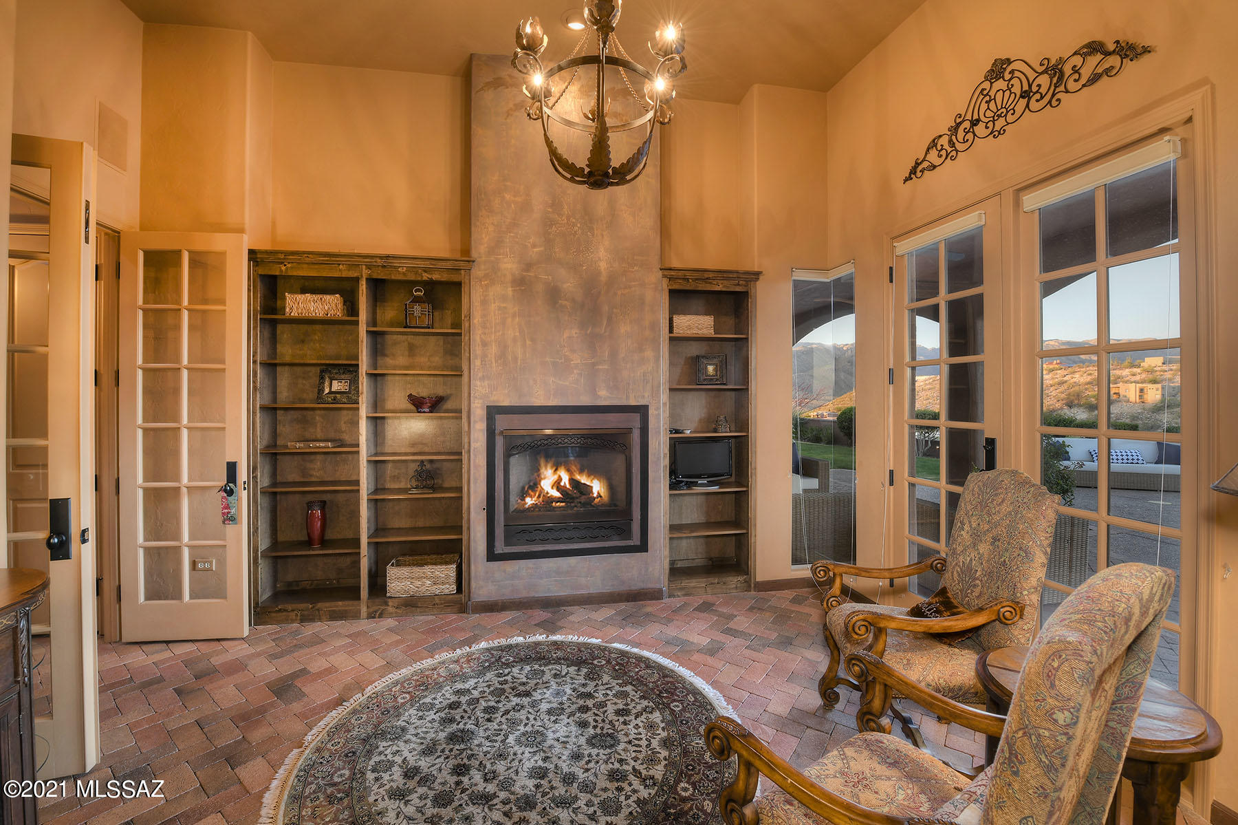Sabino Mountain (1-290) - Residential