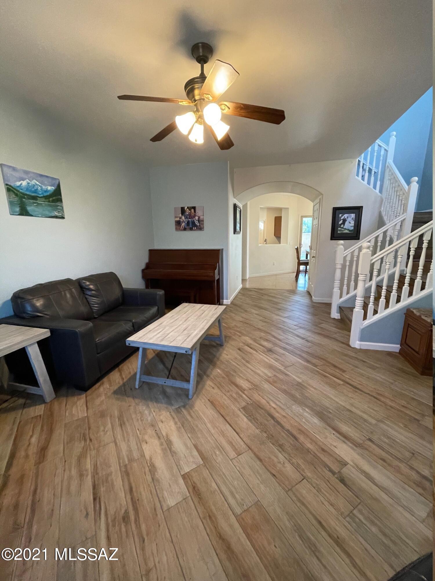 Presidio De Cancion (1-200) - Residential