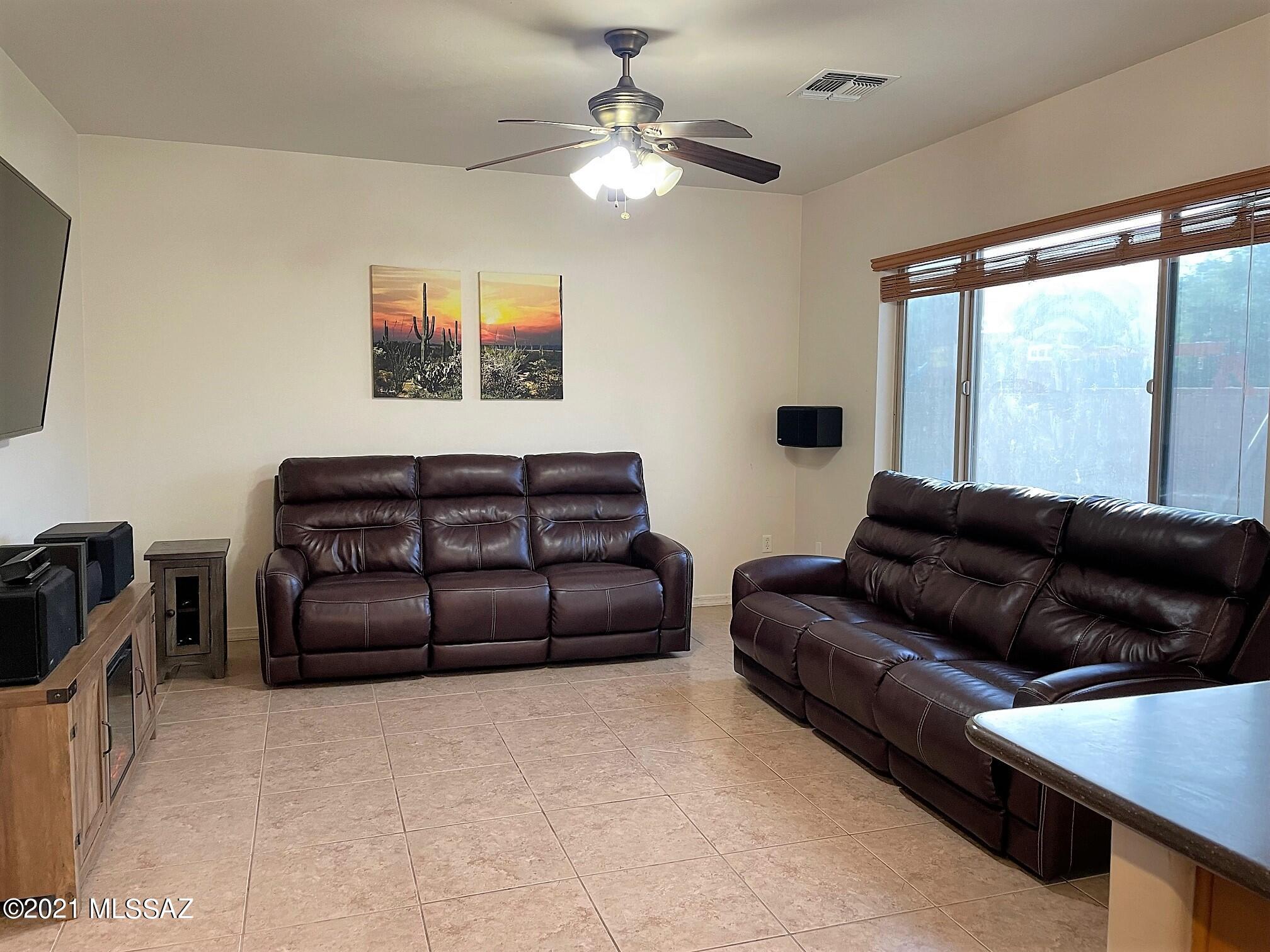 Presidio De Cancion (1-200) - Residential