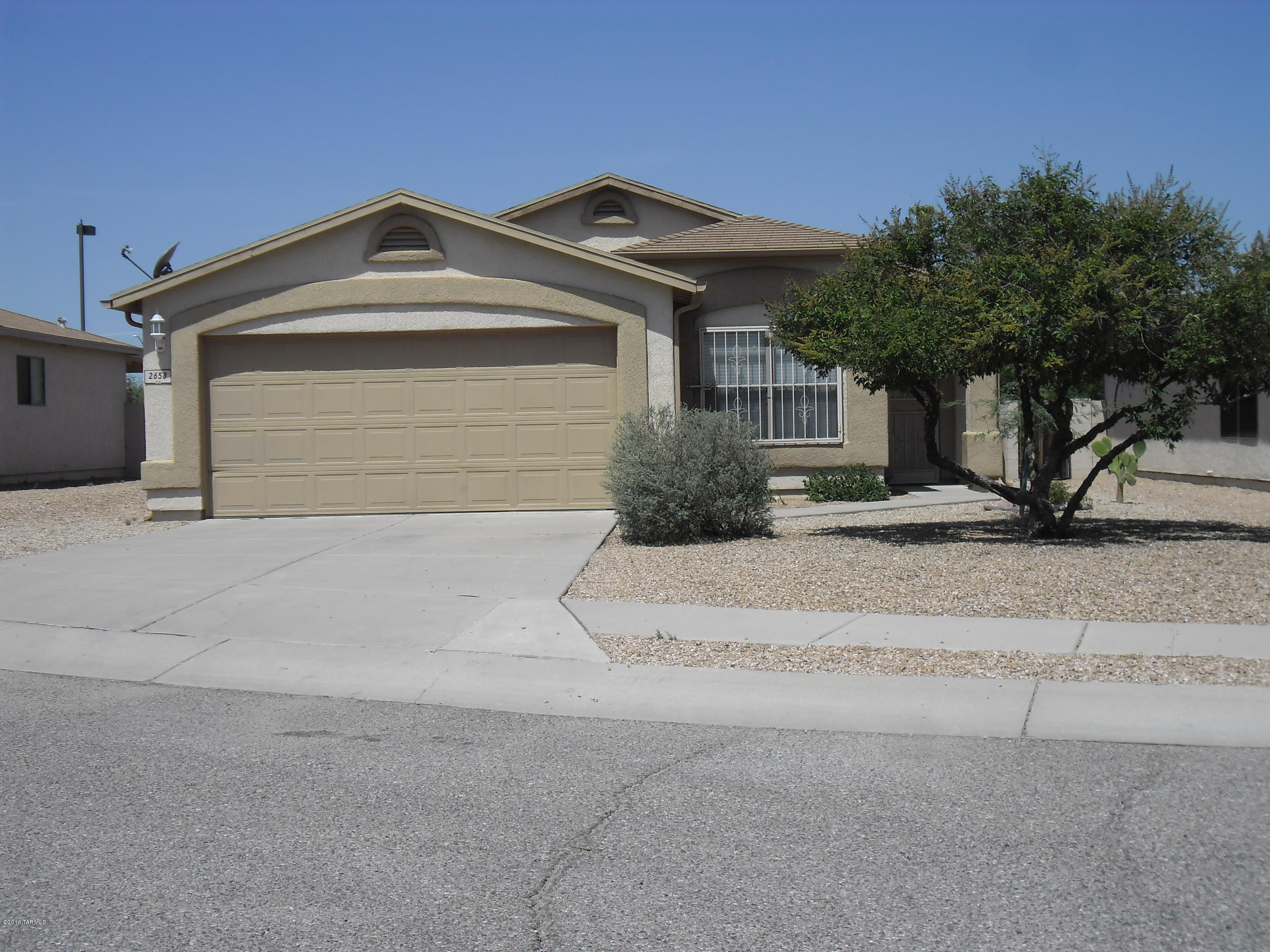 Music to your ears.  Great price & location. Enjoy the breeze from front security door for the perfect day of weather. Beautiful tile, wood floor and carpet combo throughout house. Walk into large great room, open & bright kitchen w/pass thru window, eat-in kitchen, decorative sit-out bay window bench, island for the chef of the house.  Large pantry and laundry room w/storage.  Master suite has walk-in closet, neutral colors throughout for easy design ideas.  Great quiet cul-de-sac lot, fun entertaining size back yard with wrought iron screened patio.
Trees and block pavers surround this landscaped yard. You will not be disappointed.  Please give tenant a 24 hour for showing.  Call agent at 349-7330.  Thanks