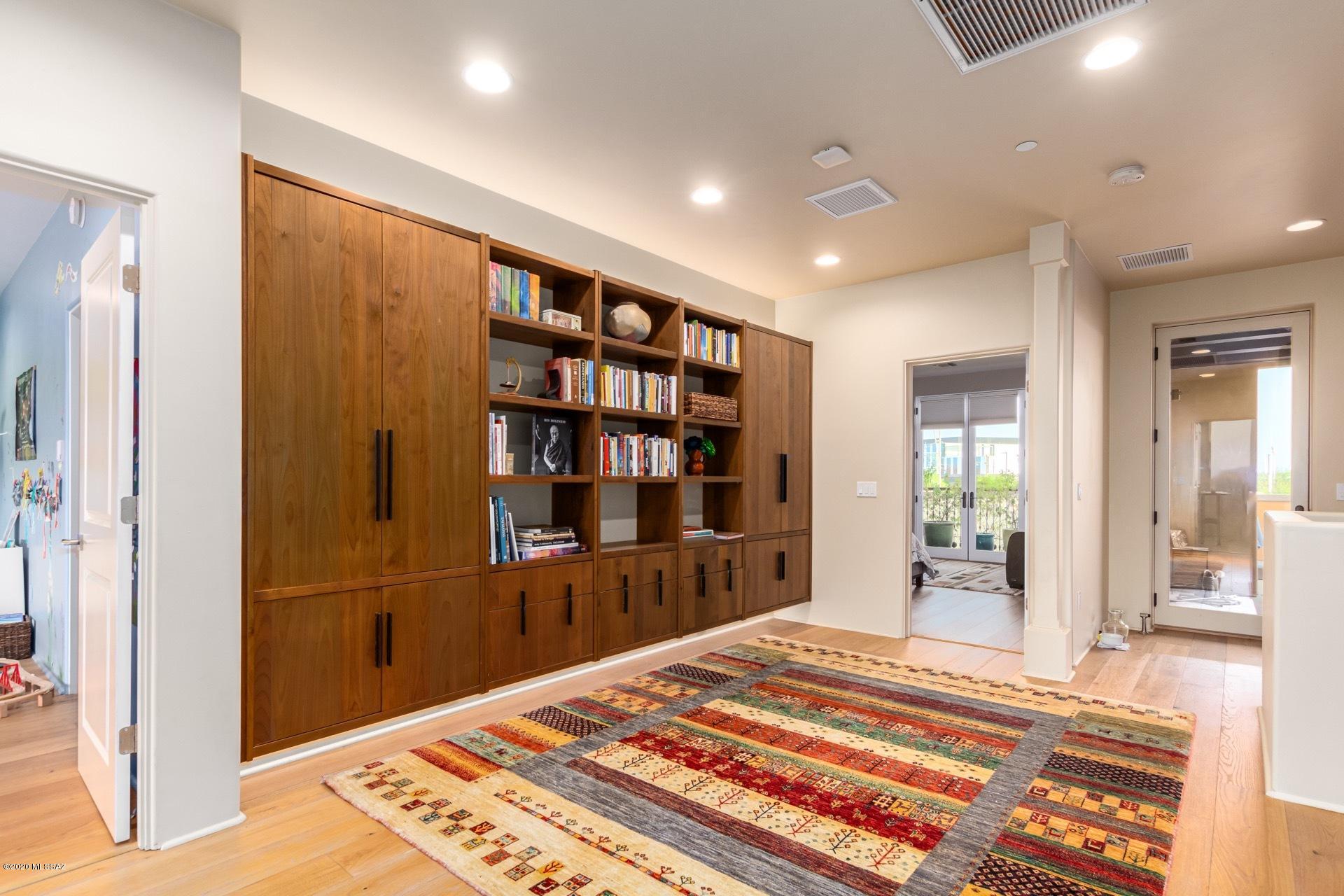 Mercado District of Menlo Park Blks A-D (1-100) - Residential