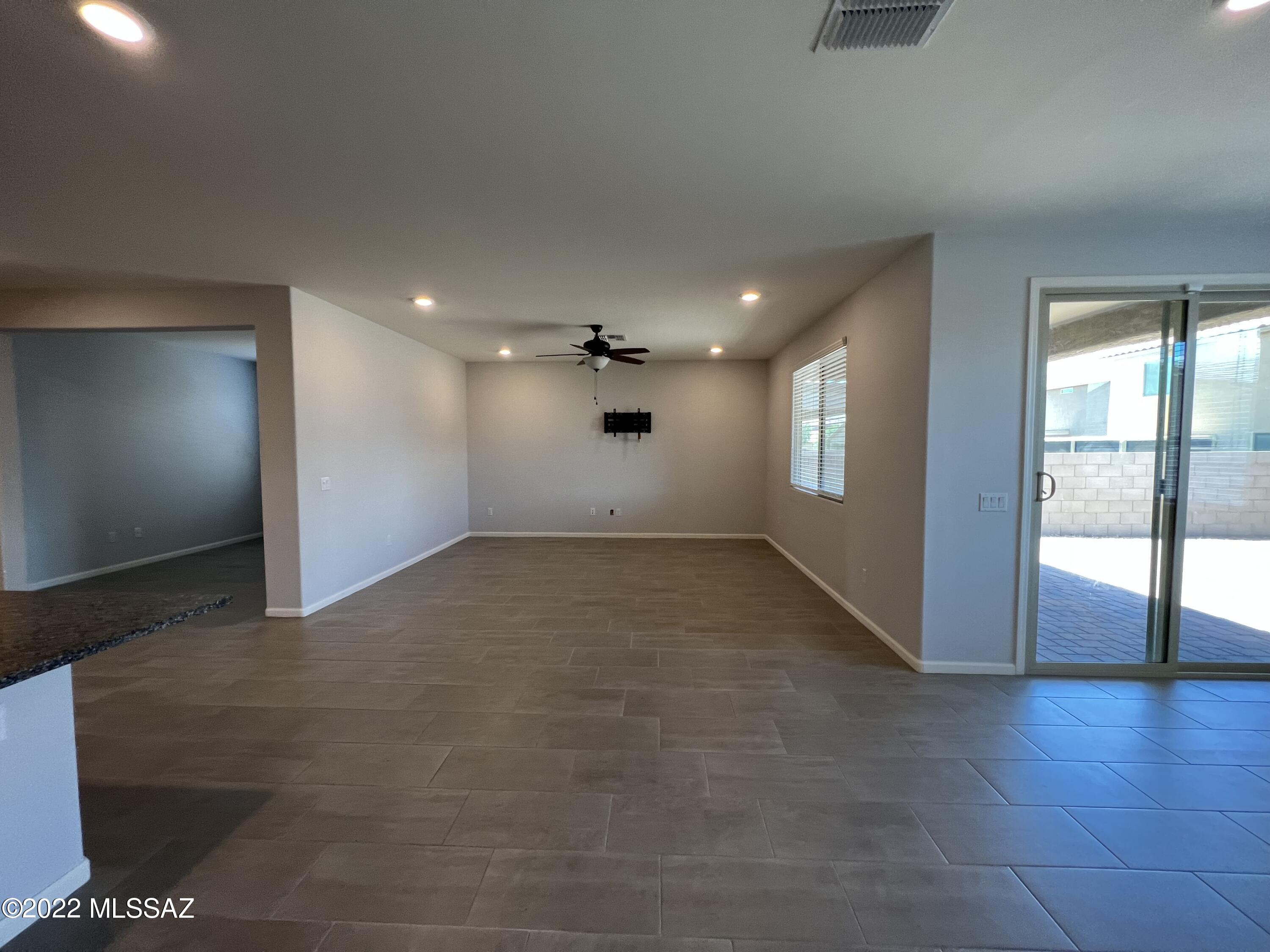 La Estancia De Tucson (331-410) - Residential Lease