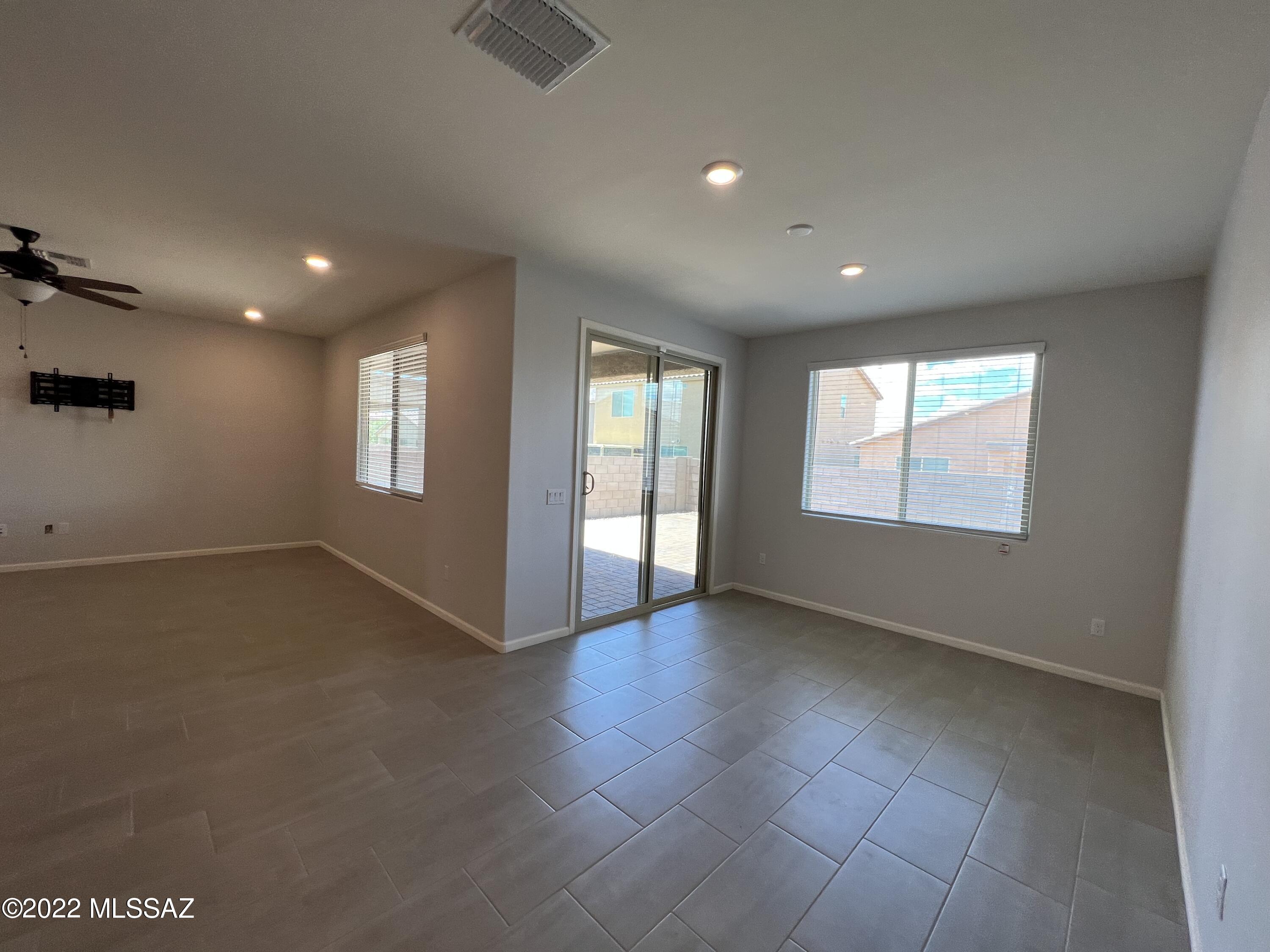 La Estancia De Tucson (331-410) - Residential Lease