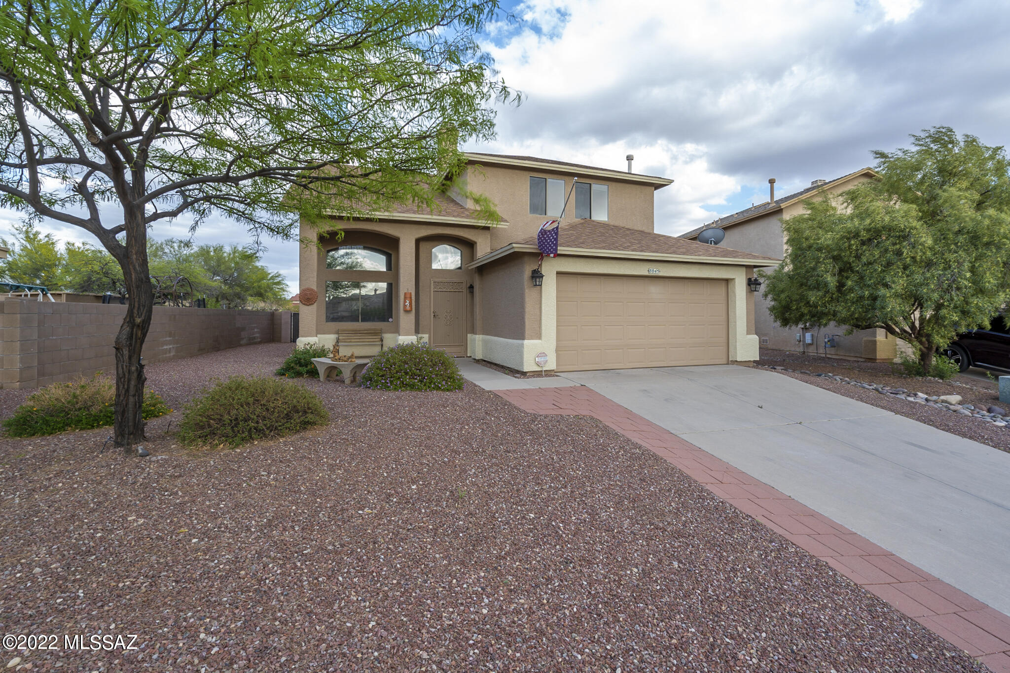 Gorgeous, former model home in the heart of Rita Ranch. Situated on a cul-de-sac with no rear neighbors. Tall ceilings at entrance make for a grand, open feel. Primary bedroom & two bedrooms upstairs, 4th bedroom & full bathroom downstairs. Spacious loft upstairs provides space for a great office or bonus room. A/C, furnace and water heater replaced in 2020. You don't want to miss this one!