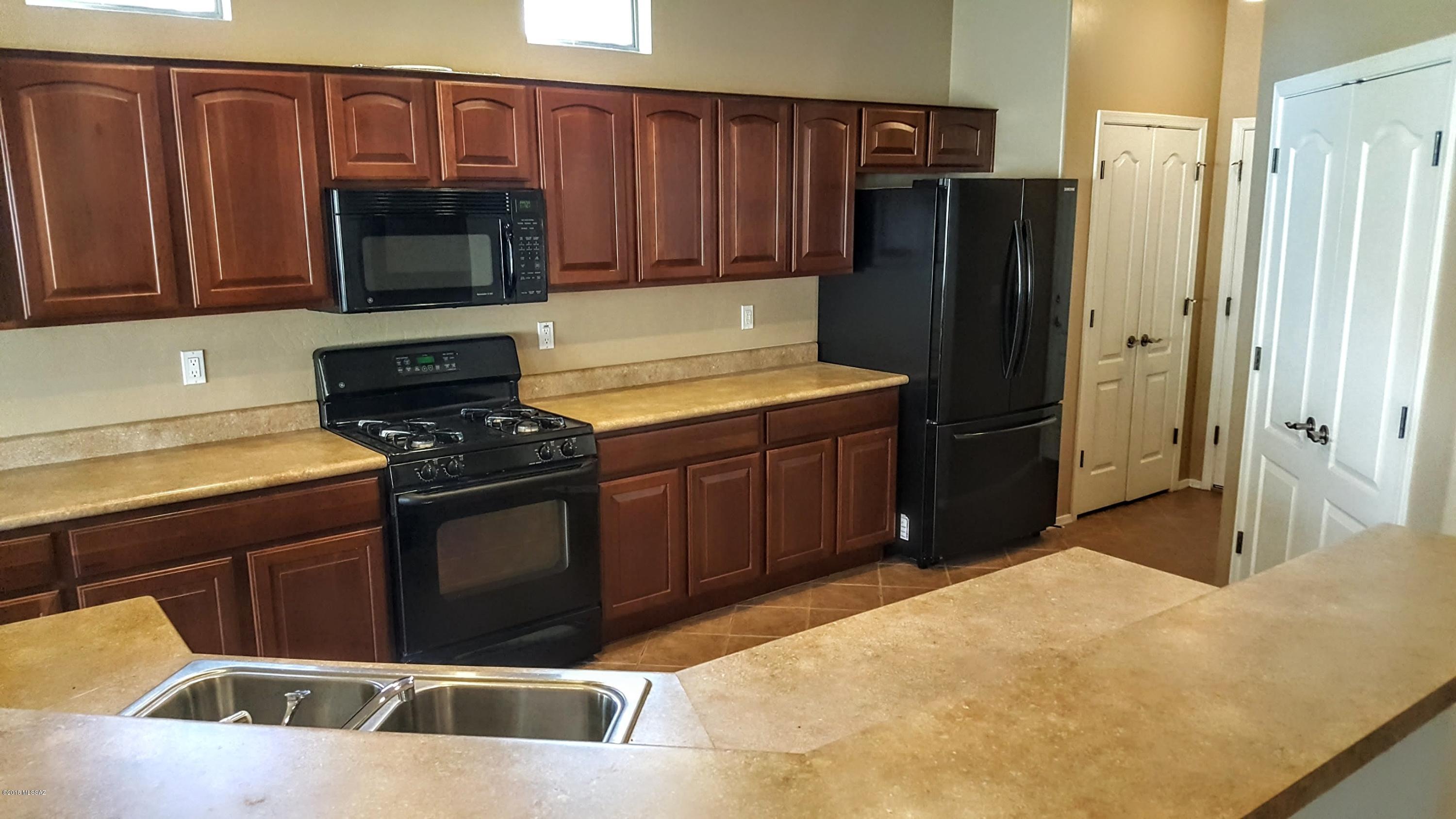 Black Horse (1-411) - Residential Lease