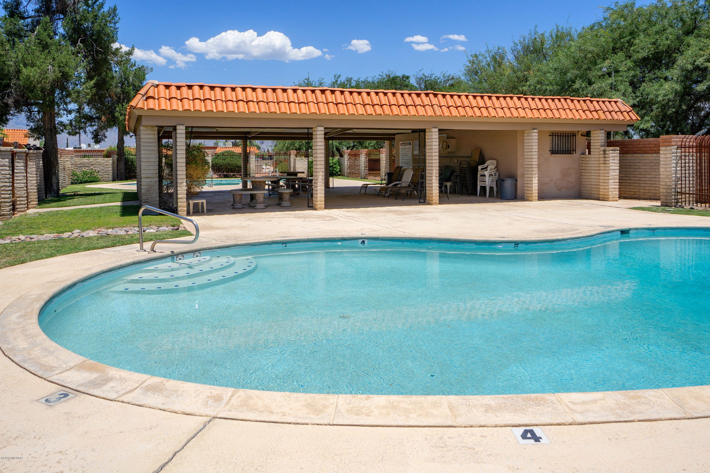 Rolling Hills Towne House - Residential