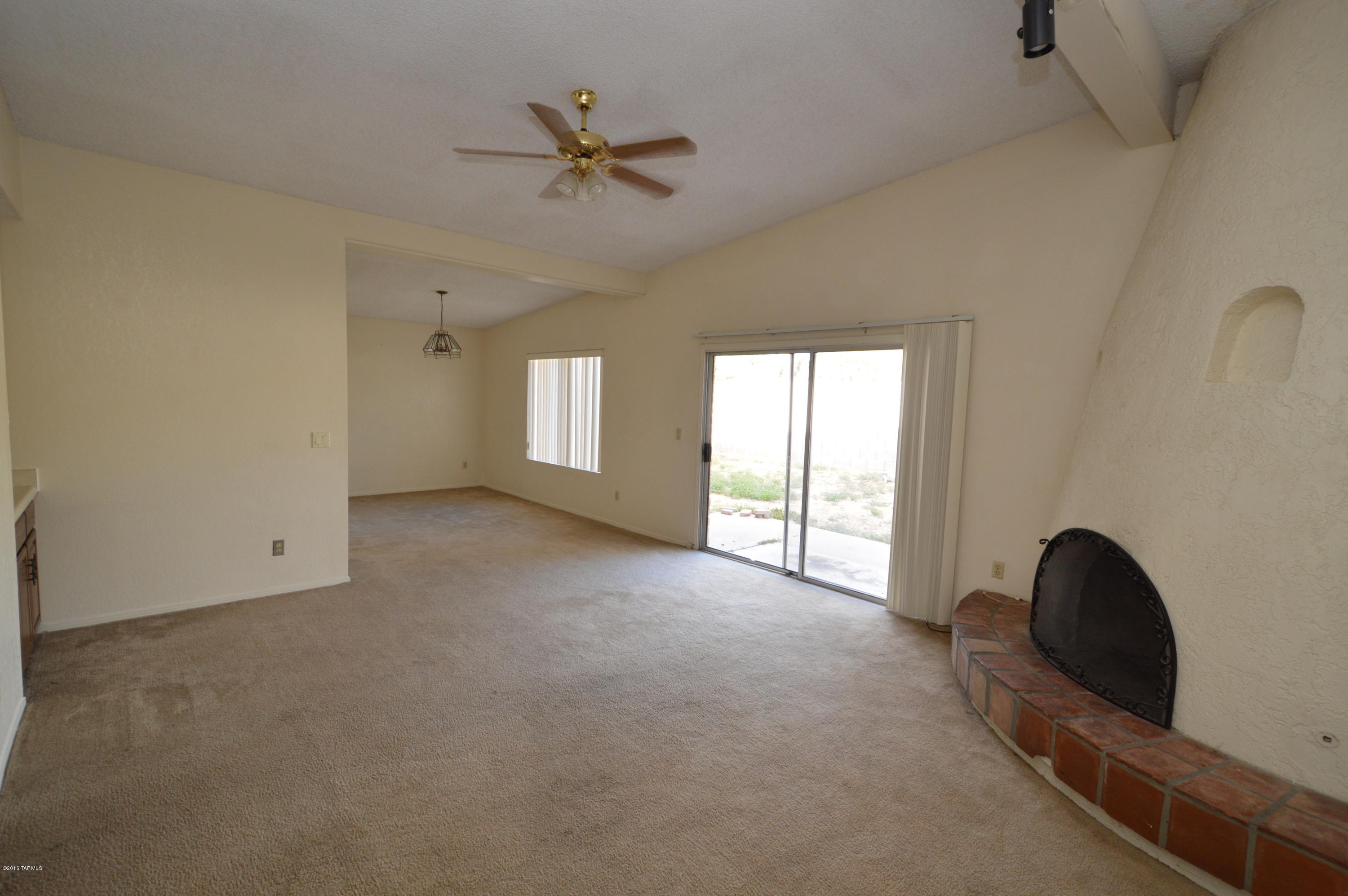 Vista Del Rio (1-217) - Residential Lease