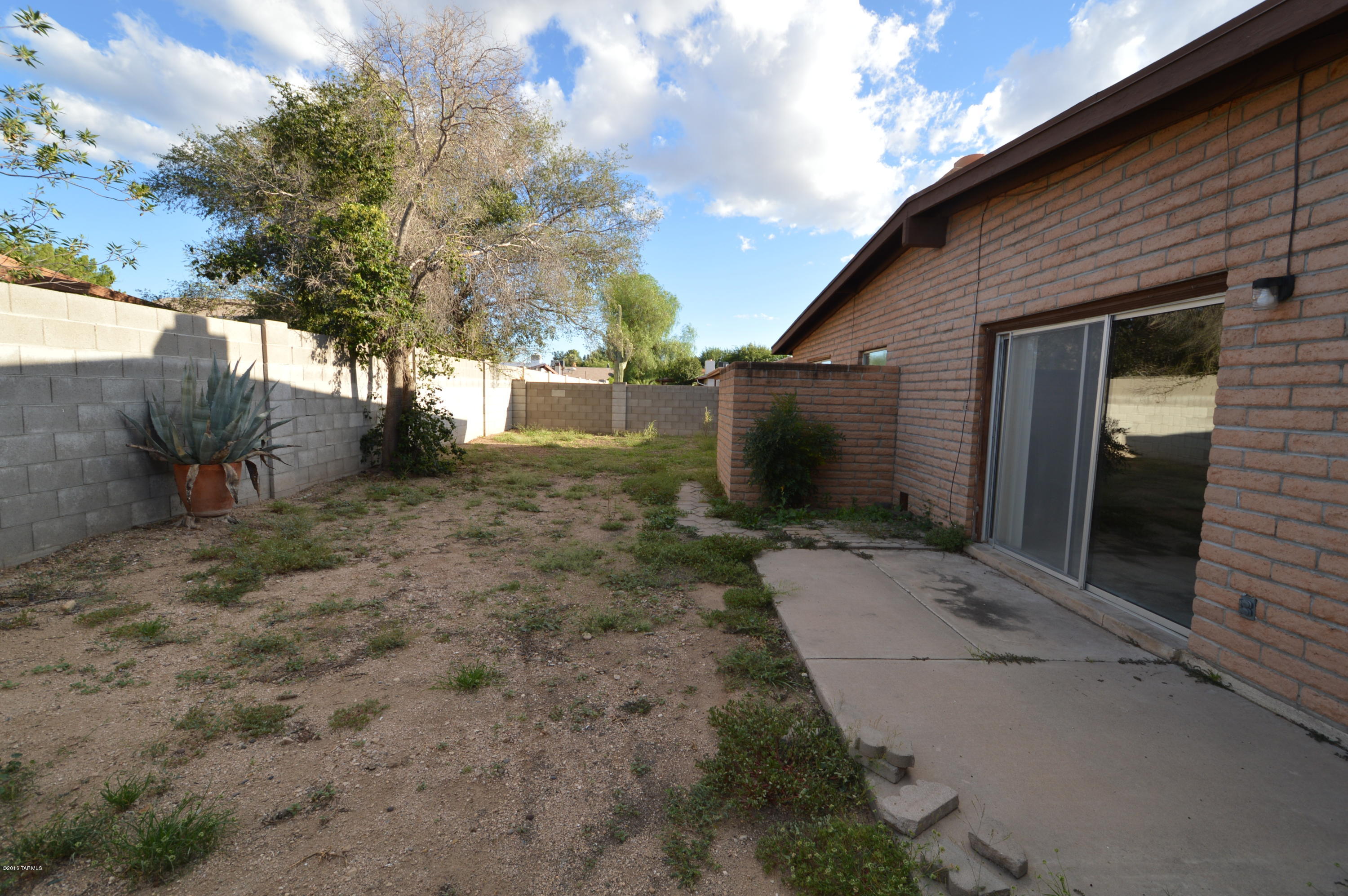 Vista Del Rio (1-217) - Residential Lease
