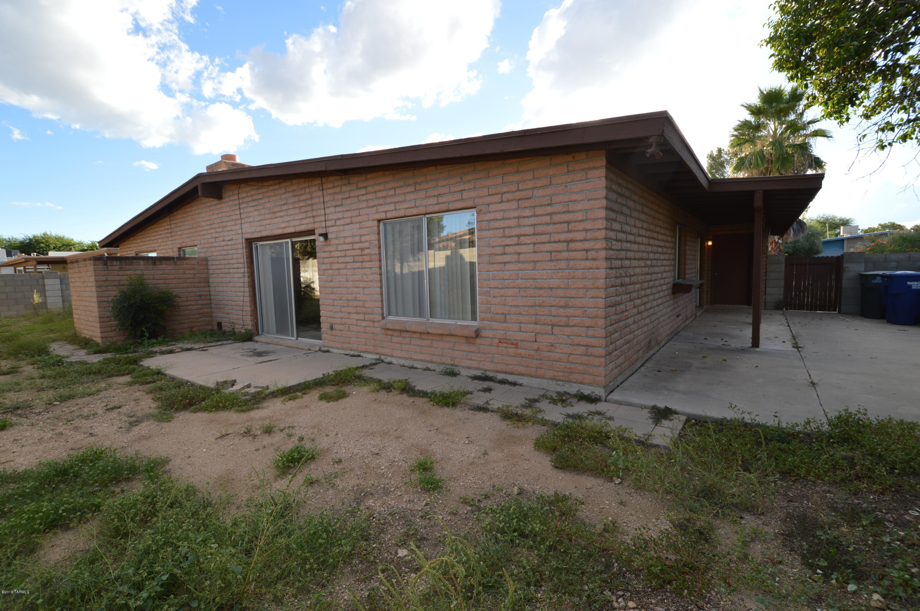 Vista Del Rio (1-217) - Residential Lease