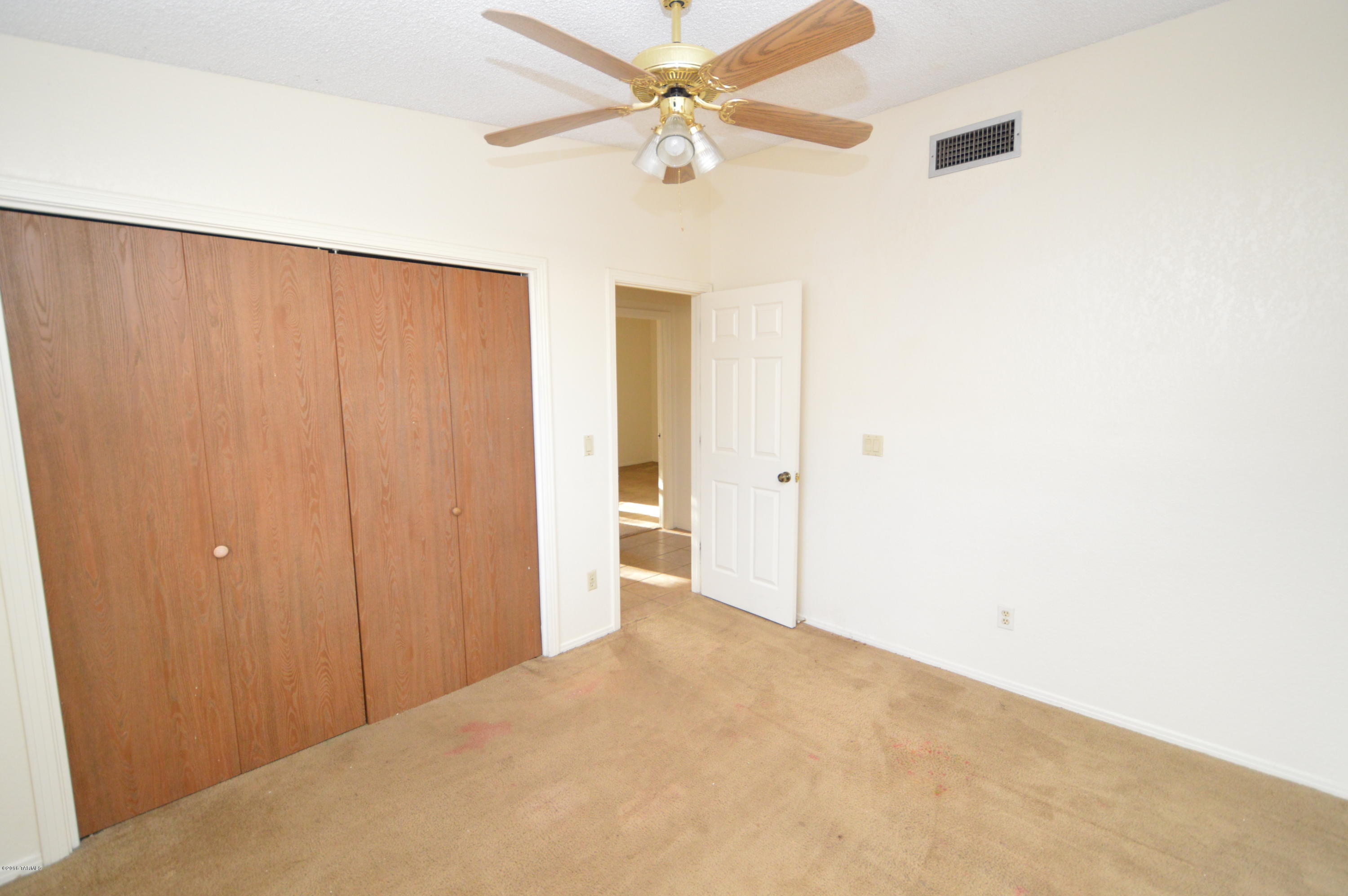 Vista Del Rio (1-217) - Residential Lease