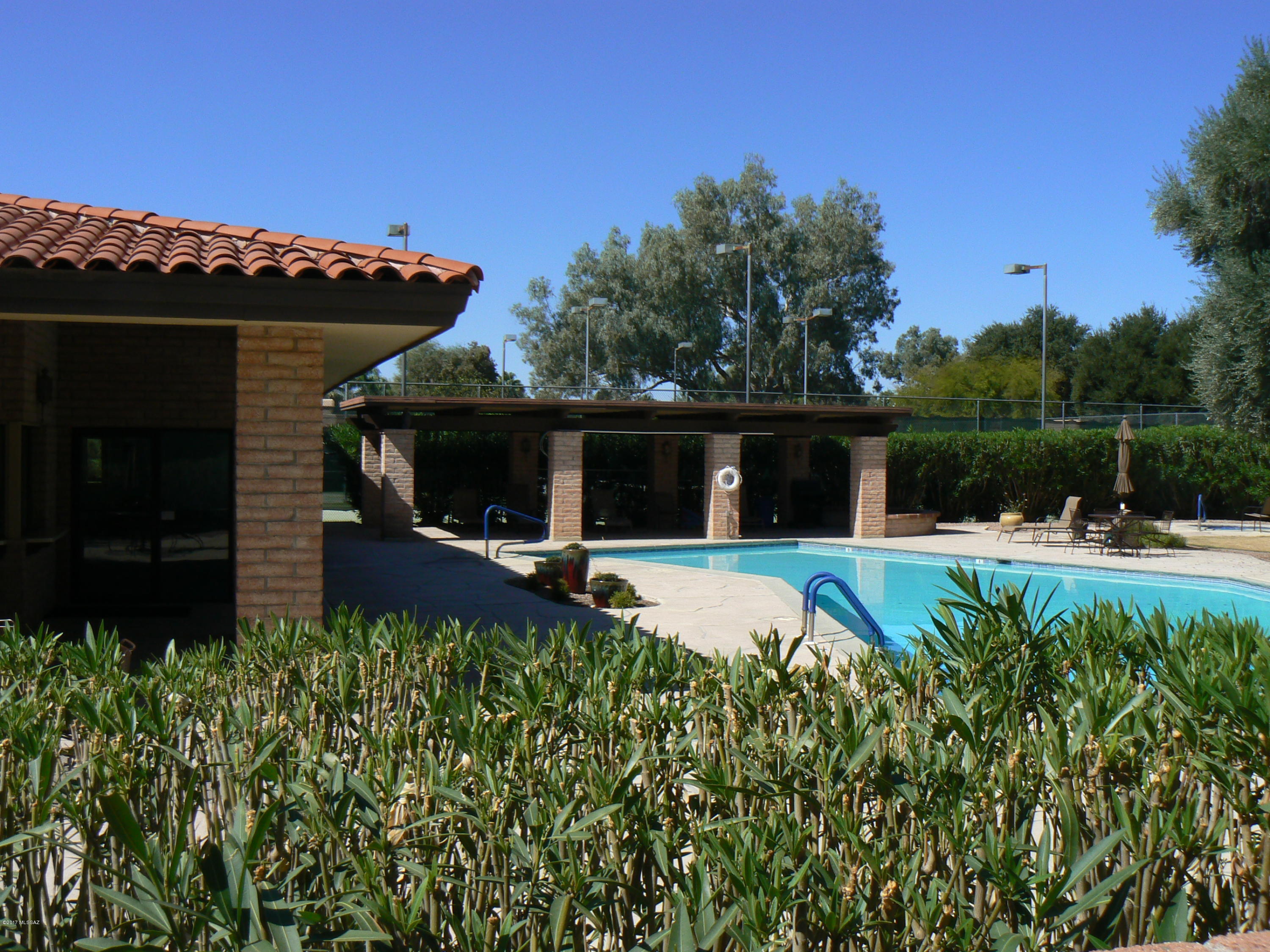 Riverbend - Sabino Canyon Road  (1-97) - Residential