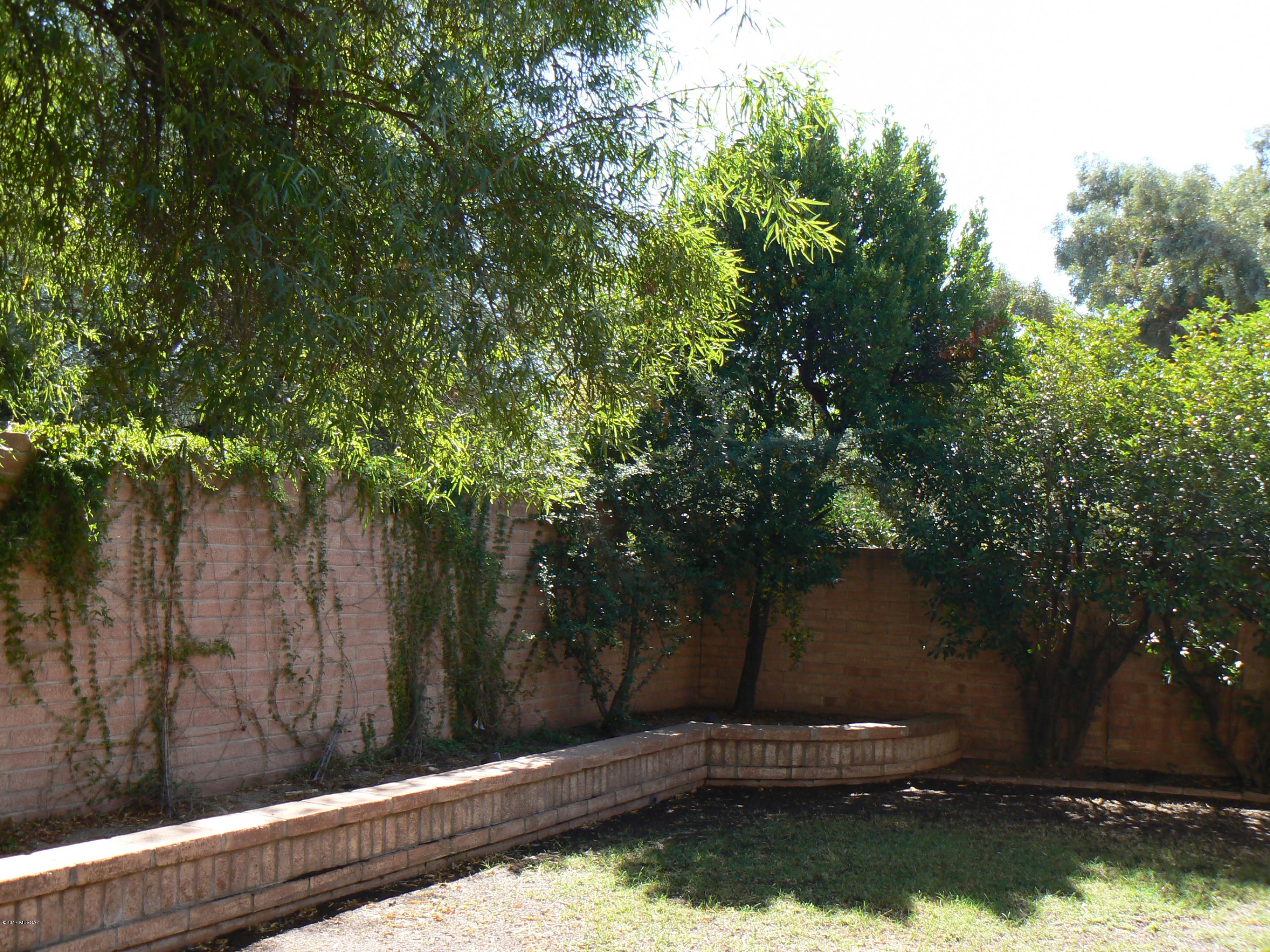 Riverbend - Sabino Canyon Road  (1-97) - Residential