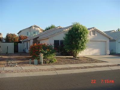 Rich pergo flooring throughout this 3 bedroom, 2 bath home. Large master suite with split bedroom plan and washer/dryer included.