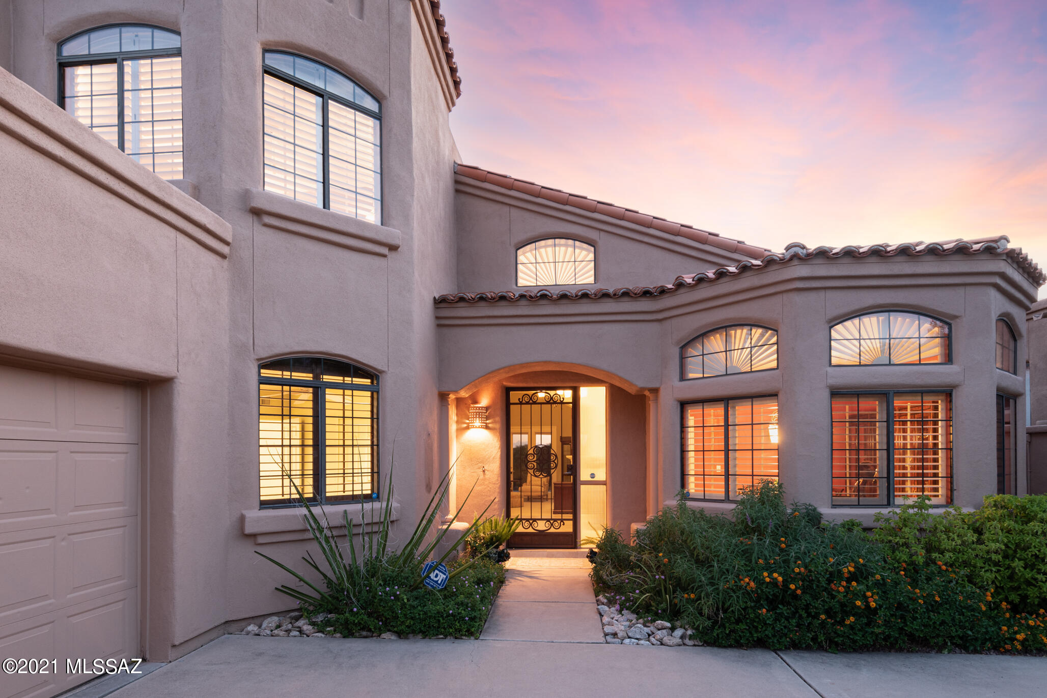 Beautiful Home located in La Paloma on the Golf Course.