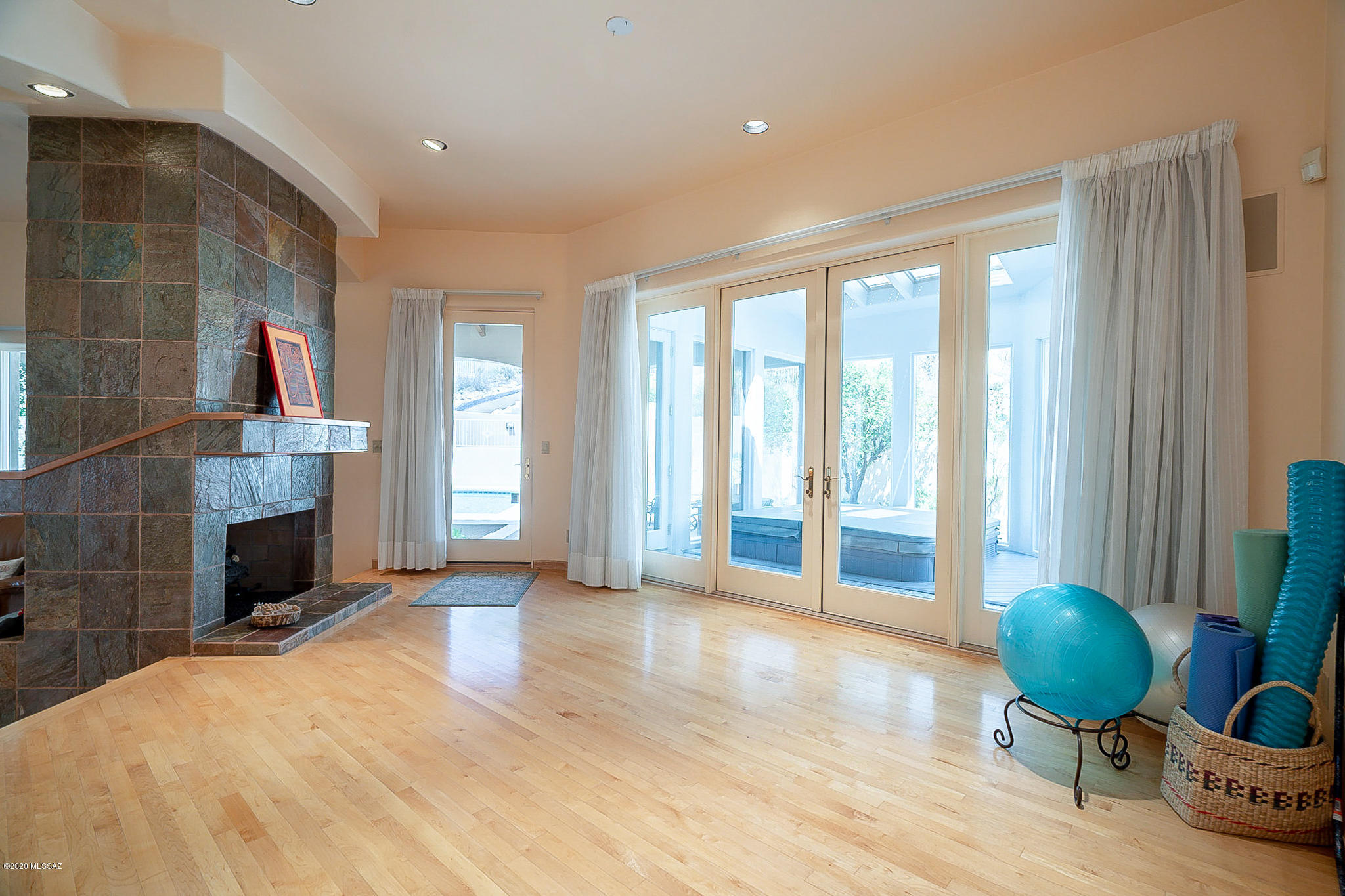 Sabino Vista Hills (66-100) - Residential