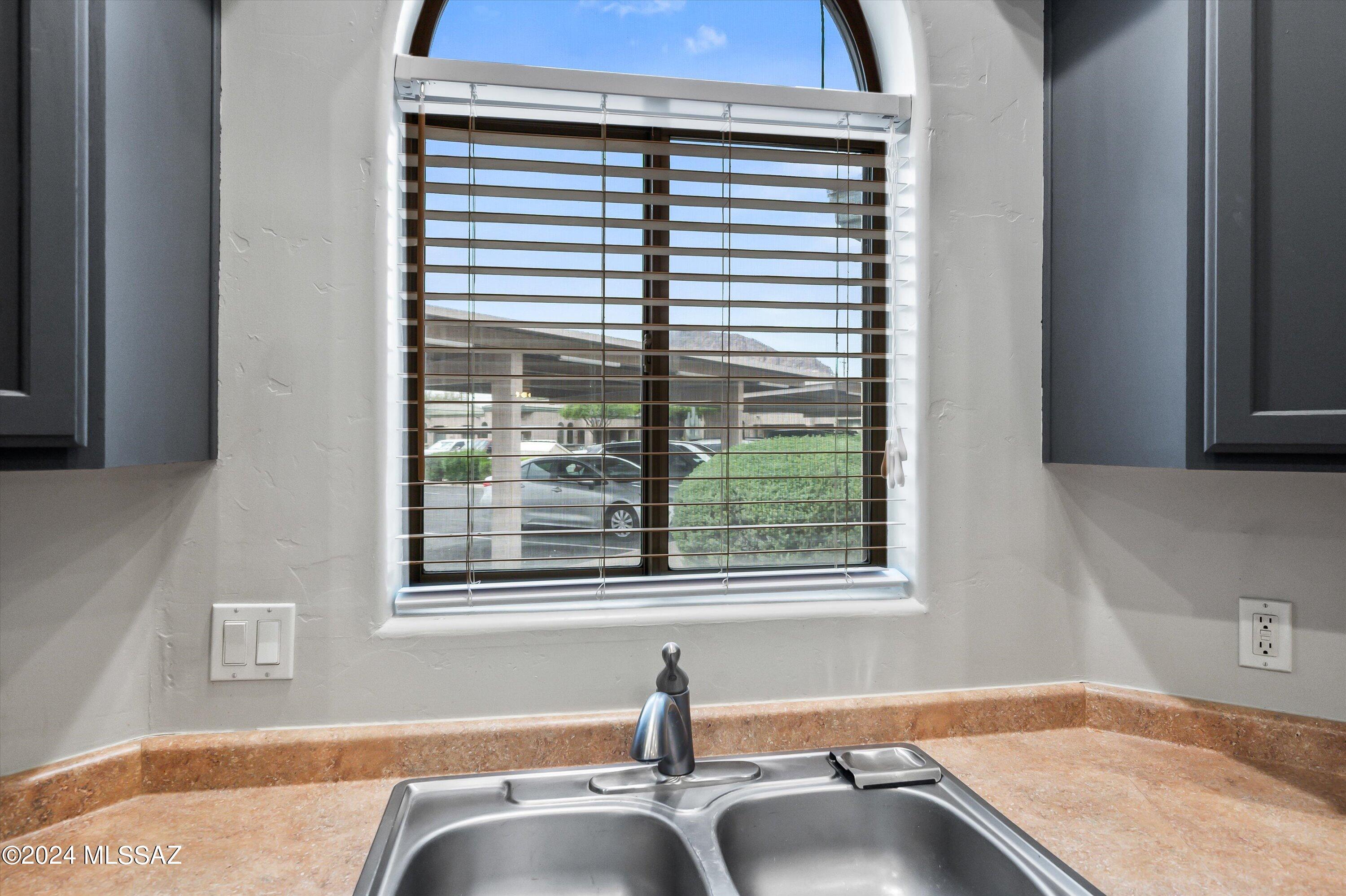 Kinney Village (1-112) - Residential