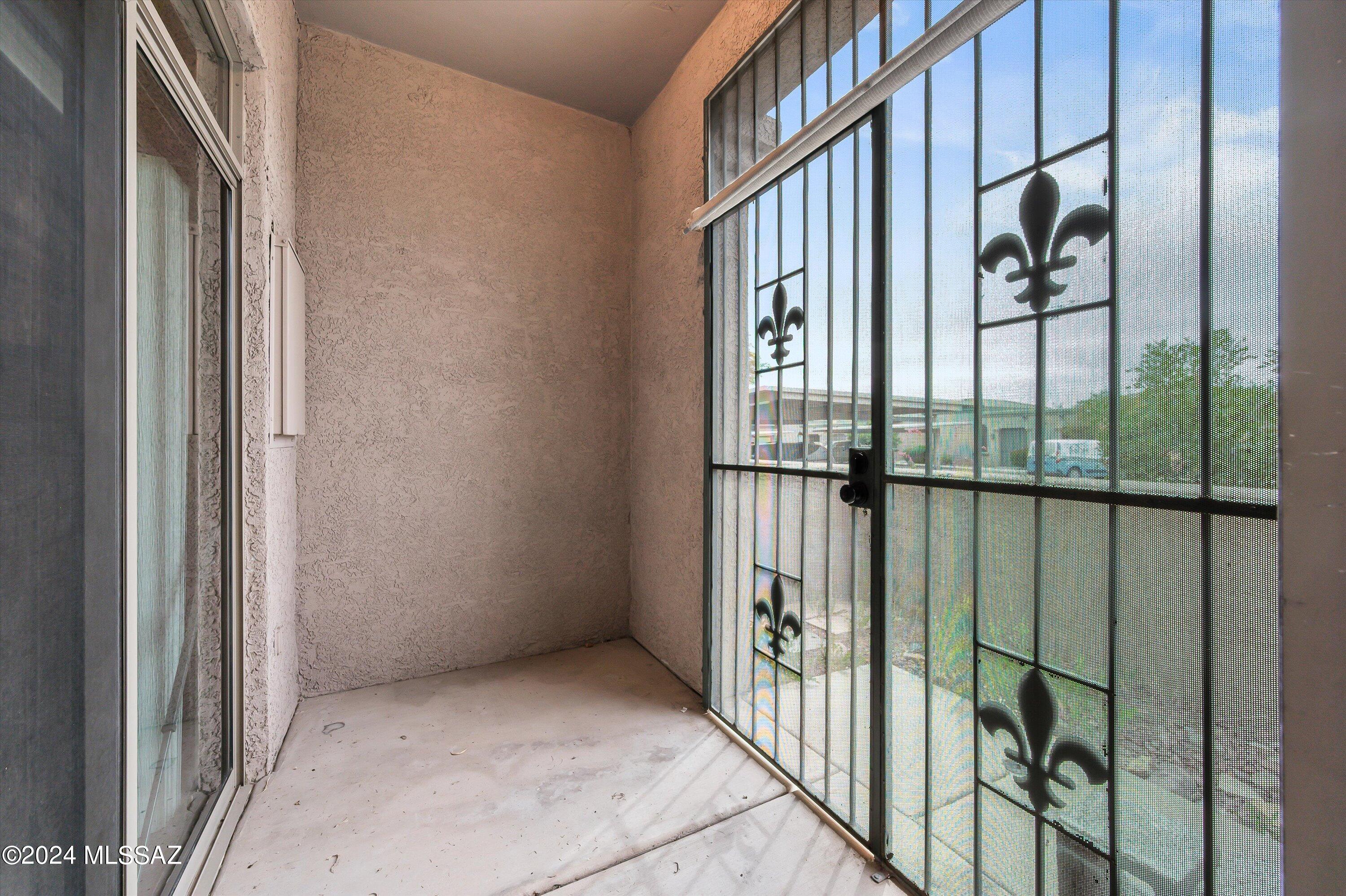 Kinney Village (1-112) - Residential