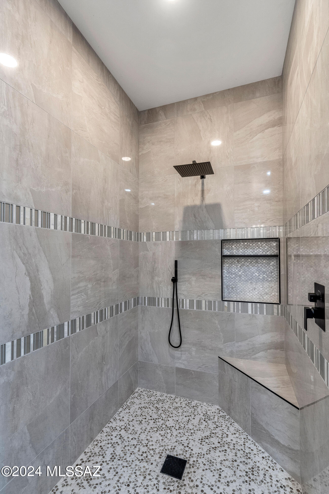 Pusch Ridge (13-32) - Residential