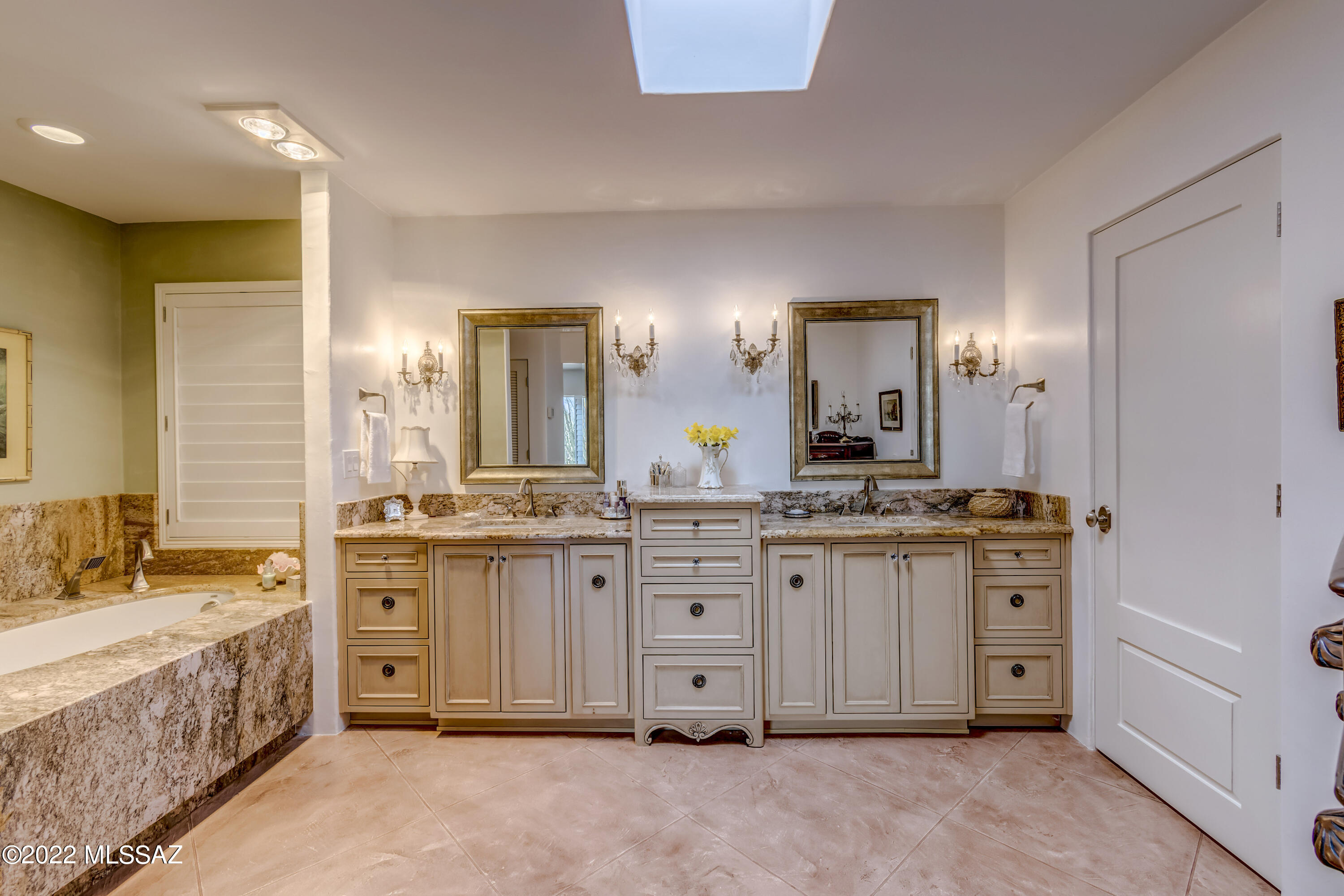 Casas Adobes Estates NO. 3-A - Residential