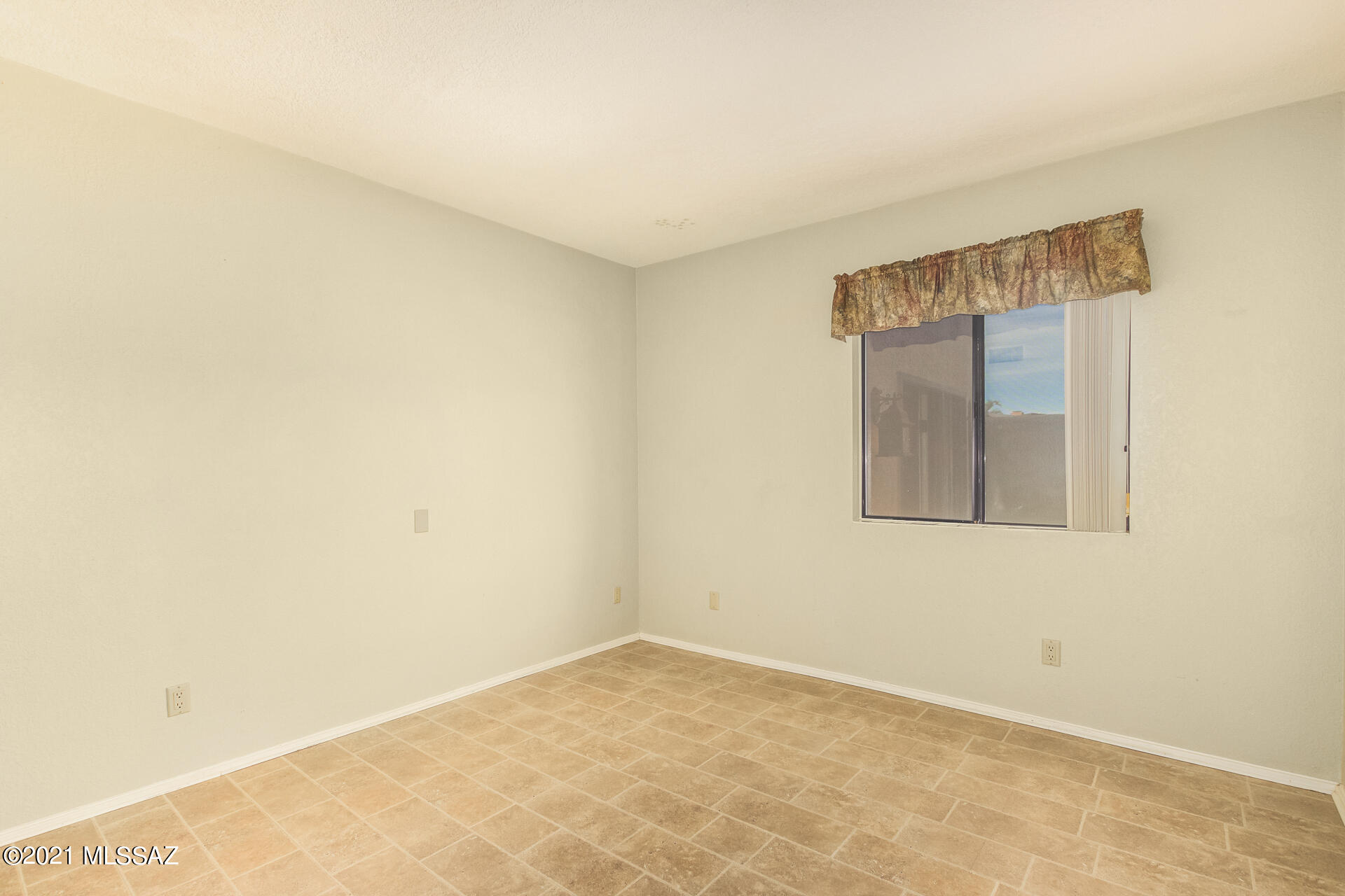 Santa Catalina Estates NO. 4 (1-180) - Residential Lease