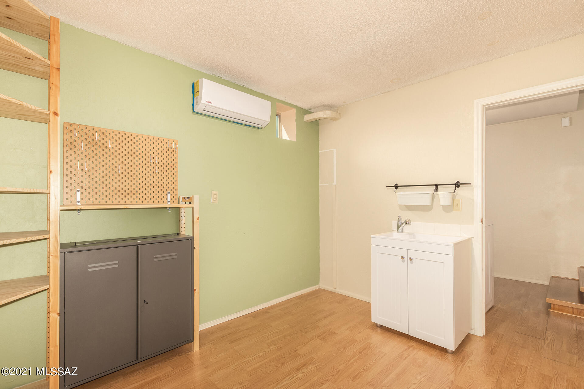 Santa Catalina Estates NO. 4 (1-180) - Residential Lease