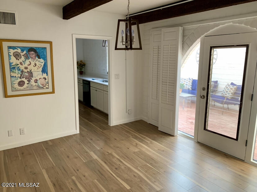 Las Lomitas (1) - Residential