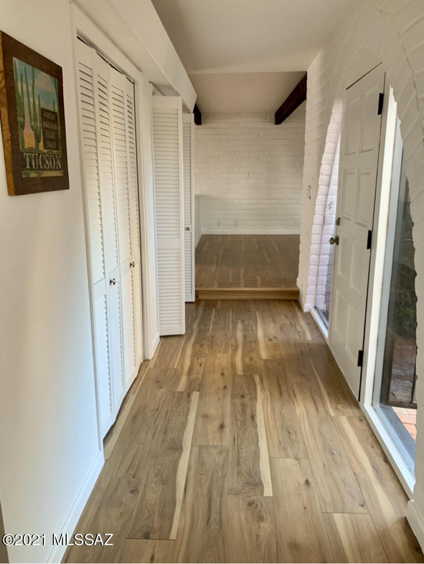 Las Lomitas (1) - Residential