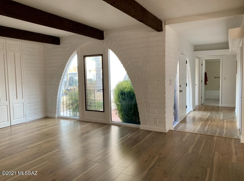 Las Lomitas (1) - Residential
