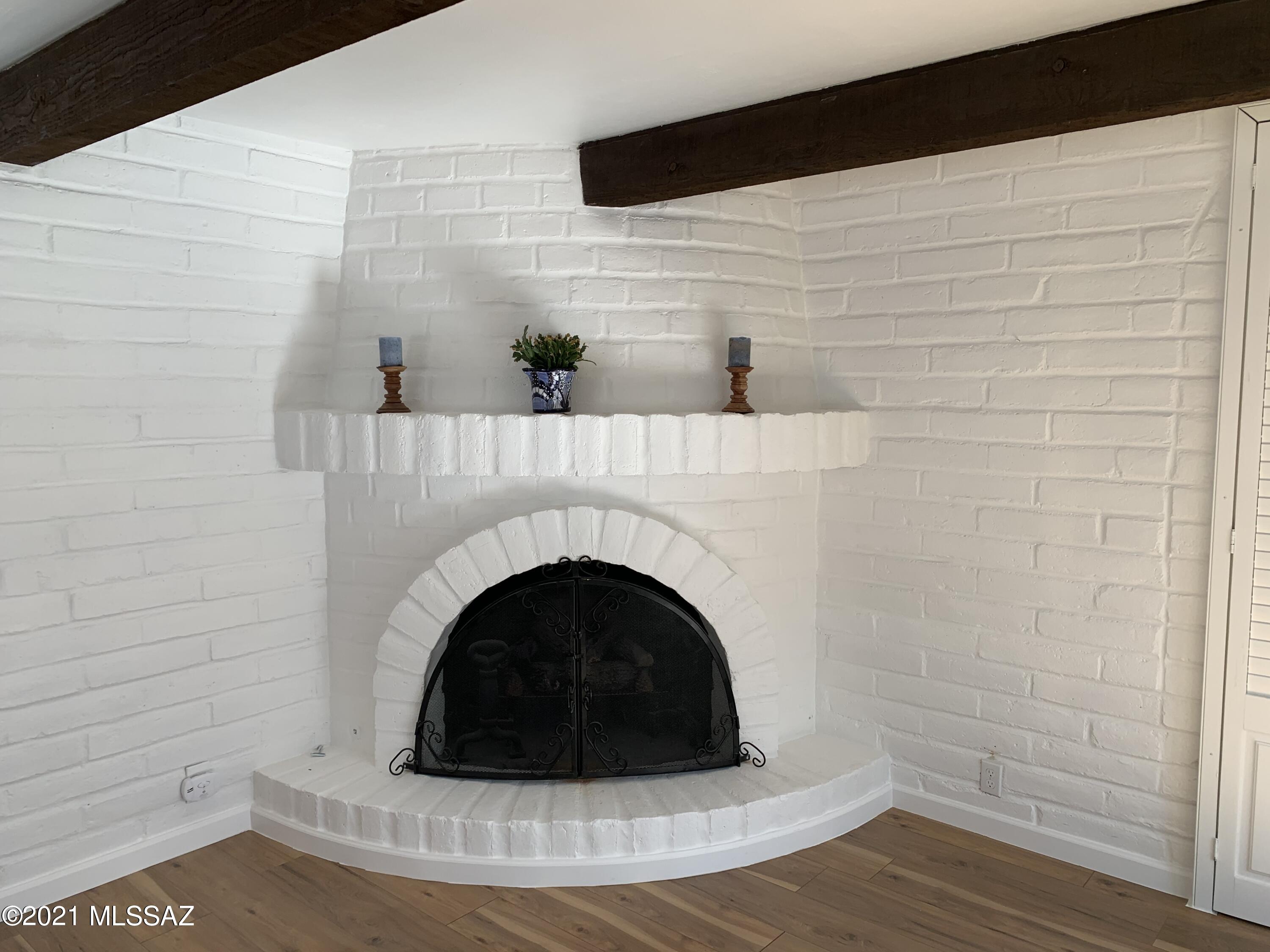 Las Lomitas (1) - Residential