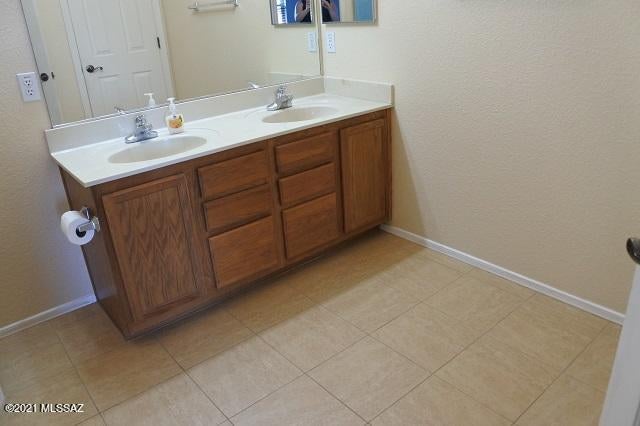 Riverhaven (1-373) - Residential Lease