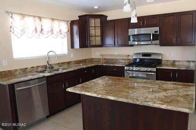 Riverhaven (1-373) - Residential Lease