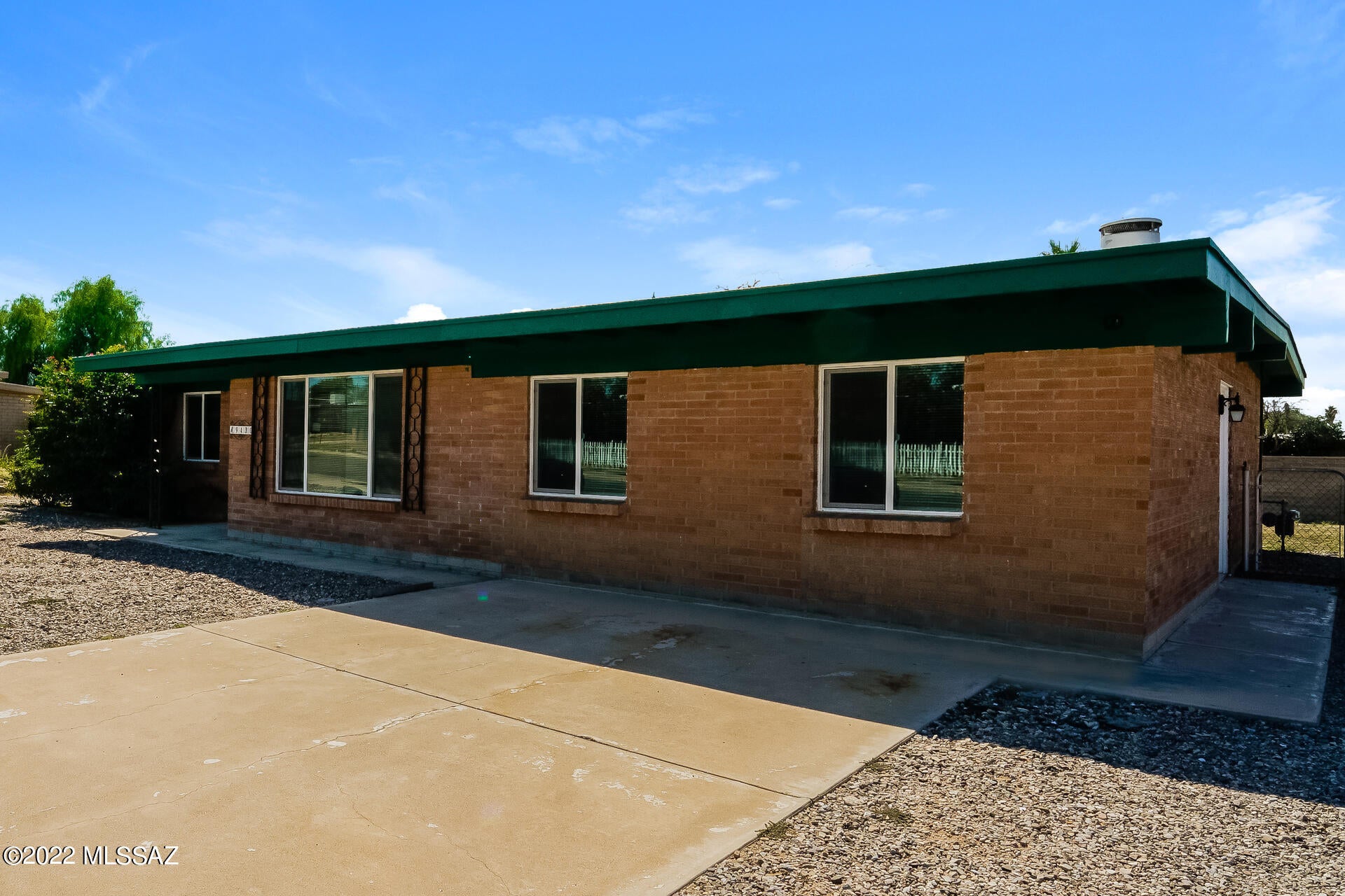 Estes Park (1-27) - Residential Lease