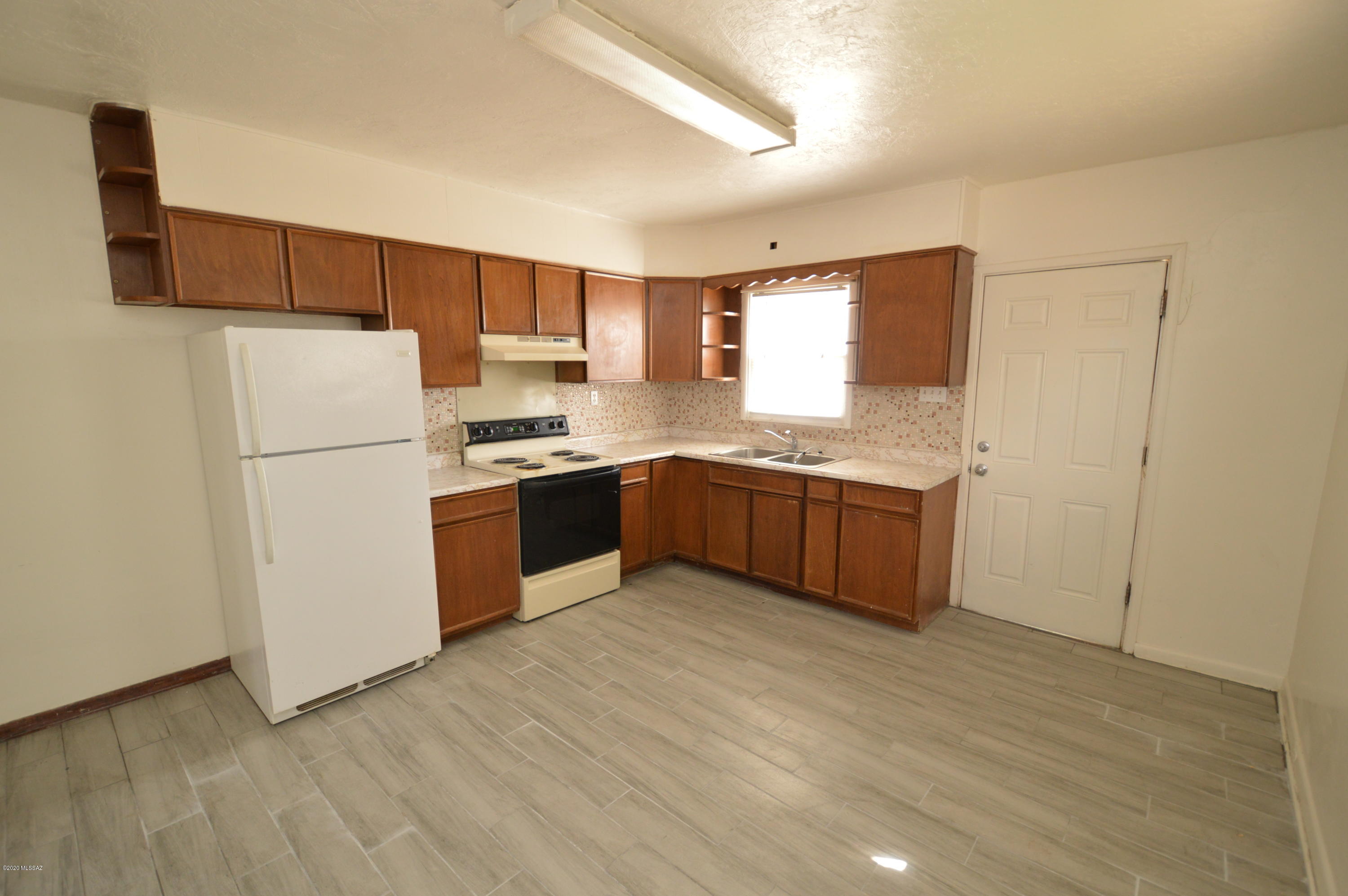 Unsubdivided - Residential Lease