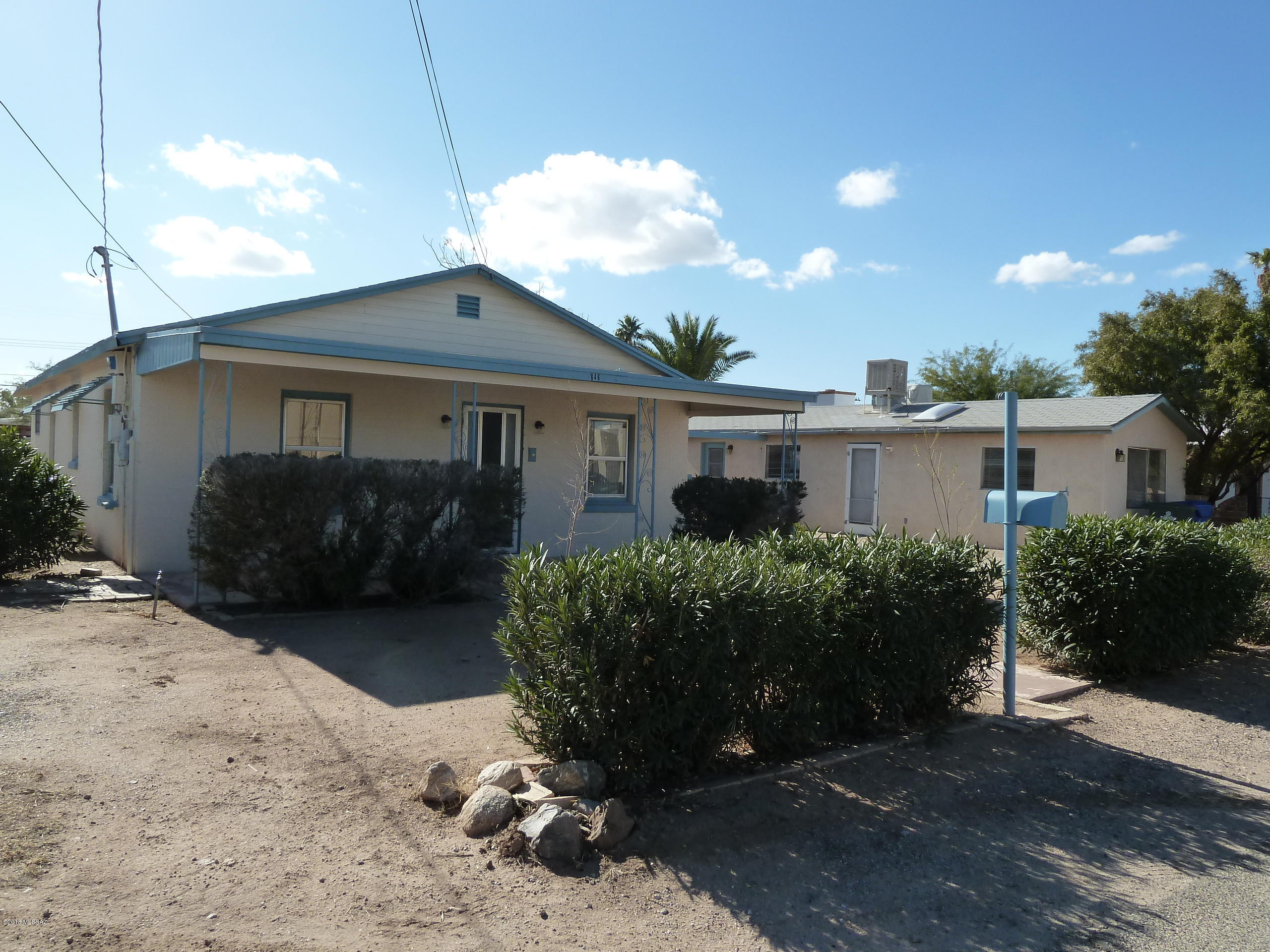 LARGE 2/2 home on cul de sac street. Spacious living room, large master bedroom with private bath. Lots of closets space. Big eat-in kitchen with room to move. Dual cooling for comfort and economy! Washer and dryer hook up. Covered patio and fenced yard for kids and pets. Just a couple of miles from UA or PCC, CALL TODAY, you dont want to miss this one!!