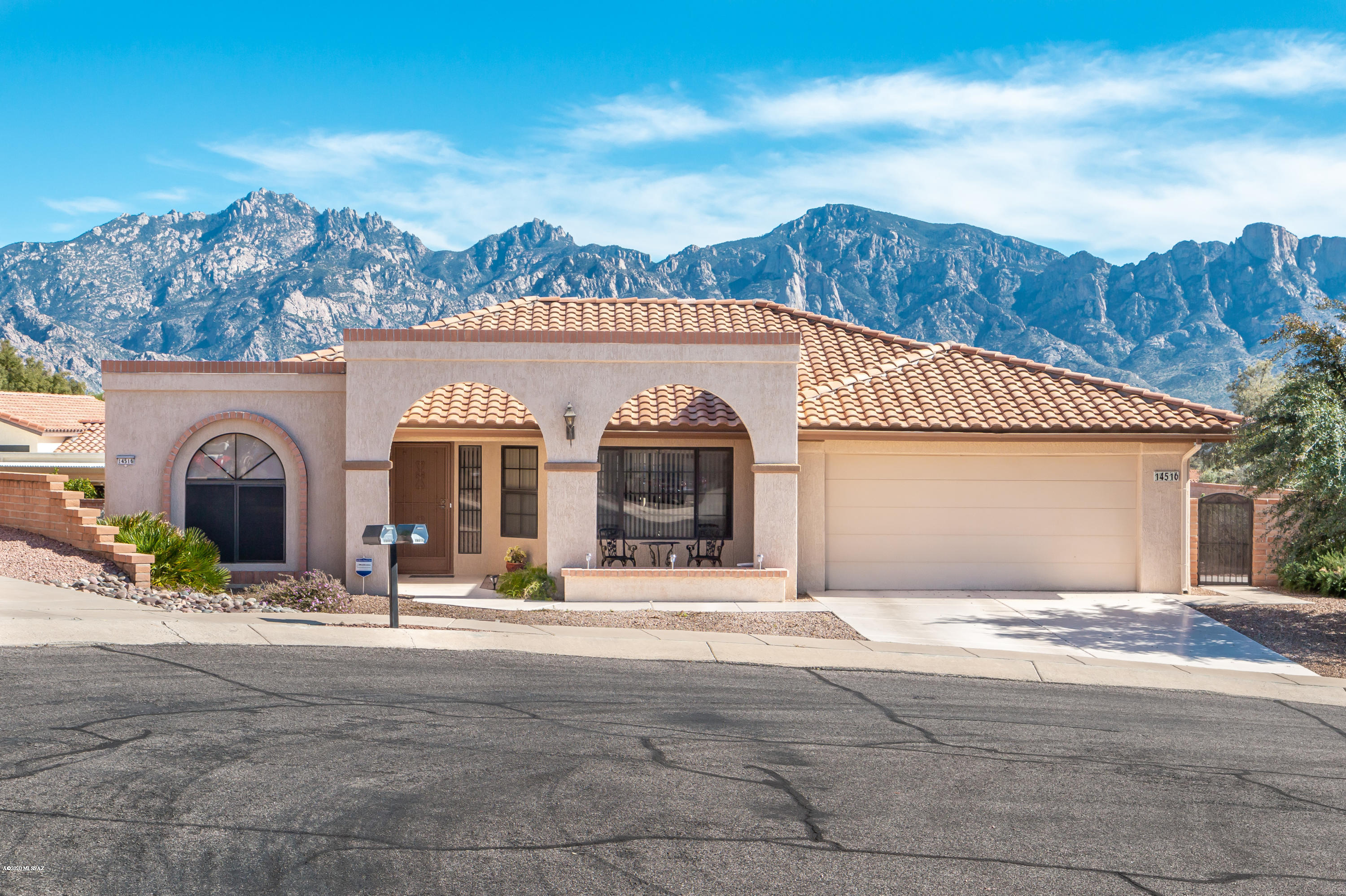 Fabulous Unobstructed Mountain Views that you can enjoy from Inside and Out! This popular Pacifica floorplan home has been well maintained and is the perfect place to enjoy Sun City living. Take in the views from all along the backside of the home including the bright and airy Kitchen, Breakfast Nook and cozy Family Room. Wake Up to Catalina Mountain views from the spacious Master Suite with large Walk-In Closet and Ensuite Bathroom. The Living and Dining Rooms are a great space for entertaining.  The home also features an Office, garage workbench & lots of storage.  This larger Cul-De-Sac yard sits higher than neighbors for extra enjoyment of the views and privacy! Truly a premier lot and home!